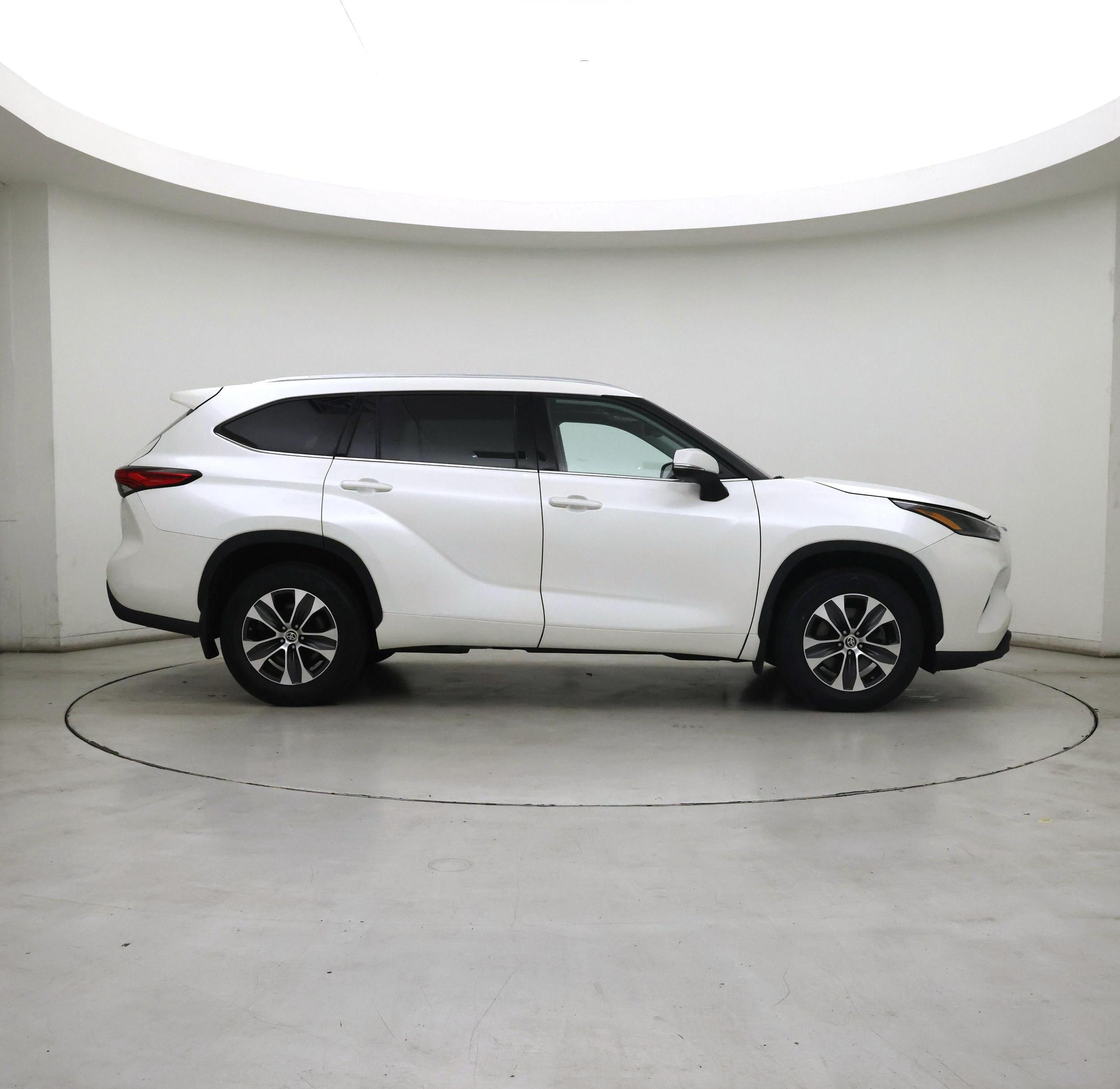 Thumbnail: 2021 Toyota Highlander - 7