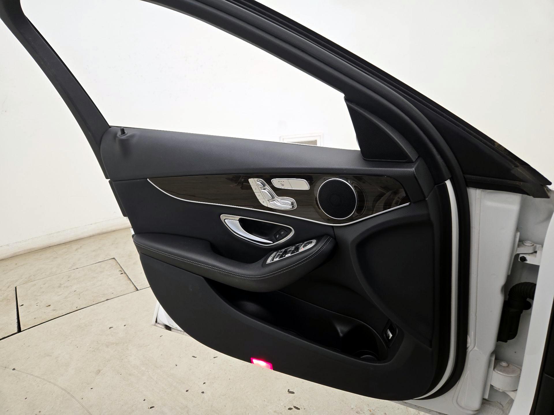 Thumbnail: 2018 Mercedes-Benz C-Class - 12