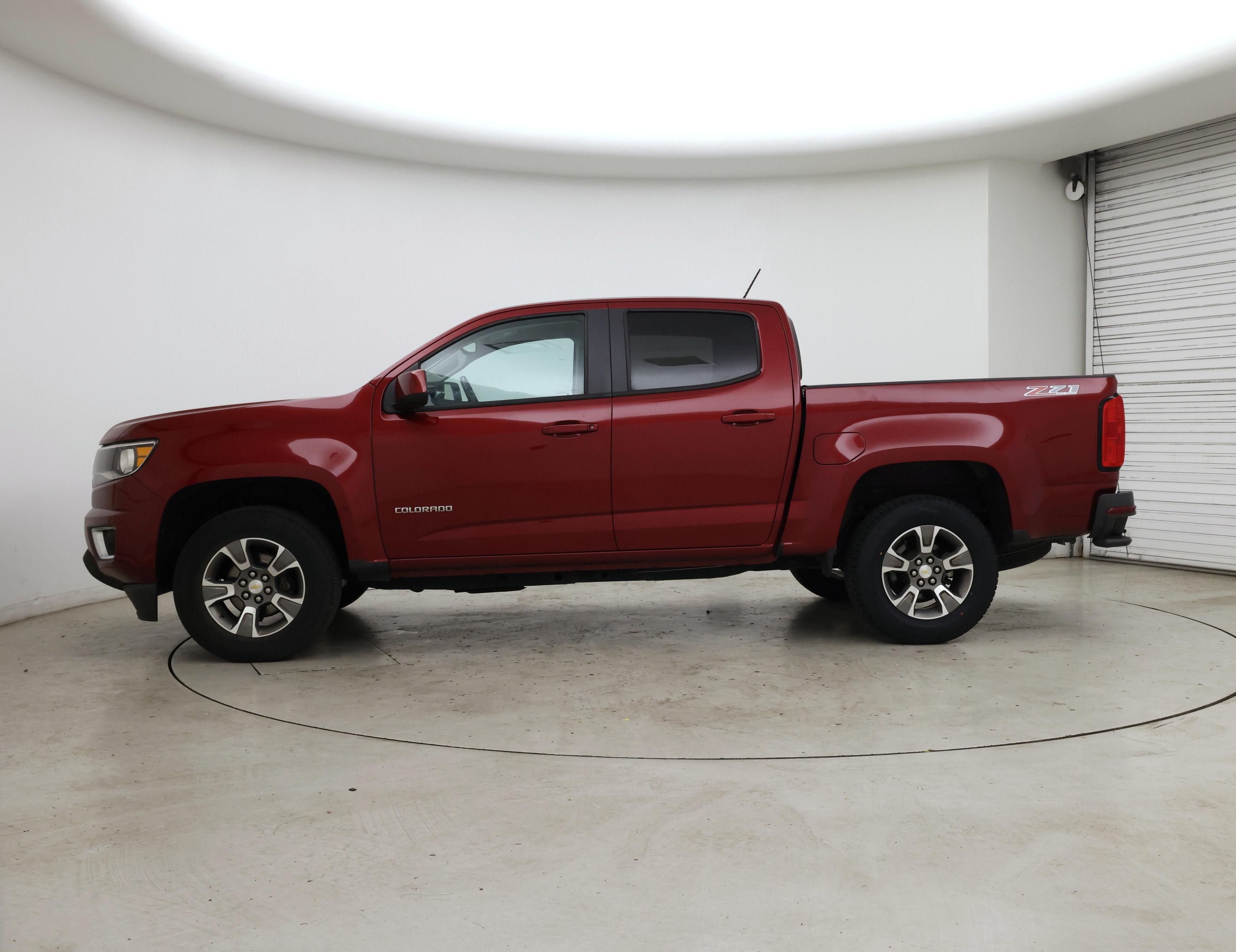 Thumbnail: 2019 Chevrolet Colorado - 3