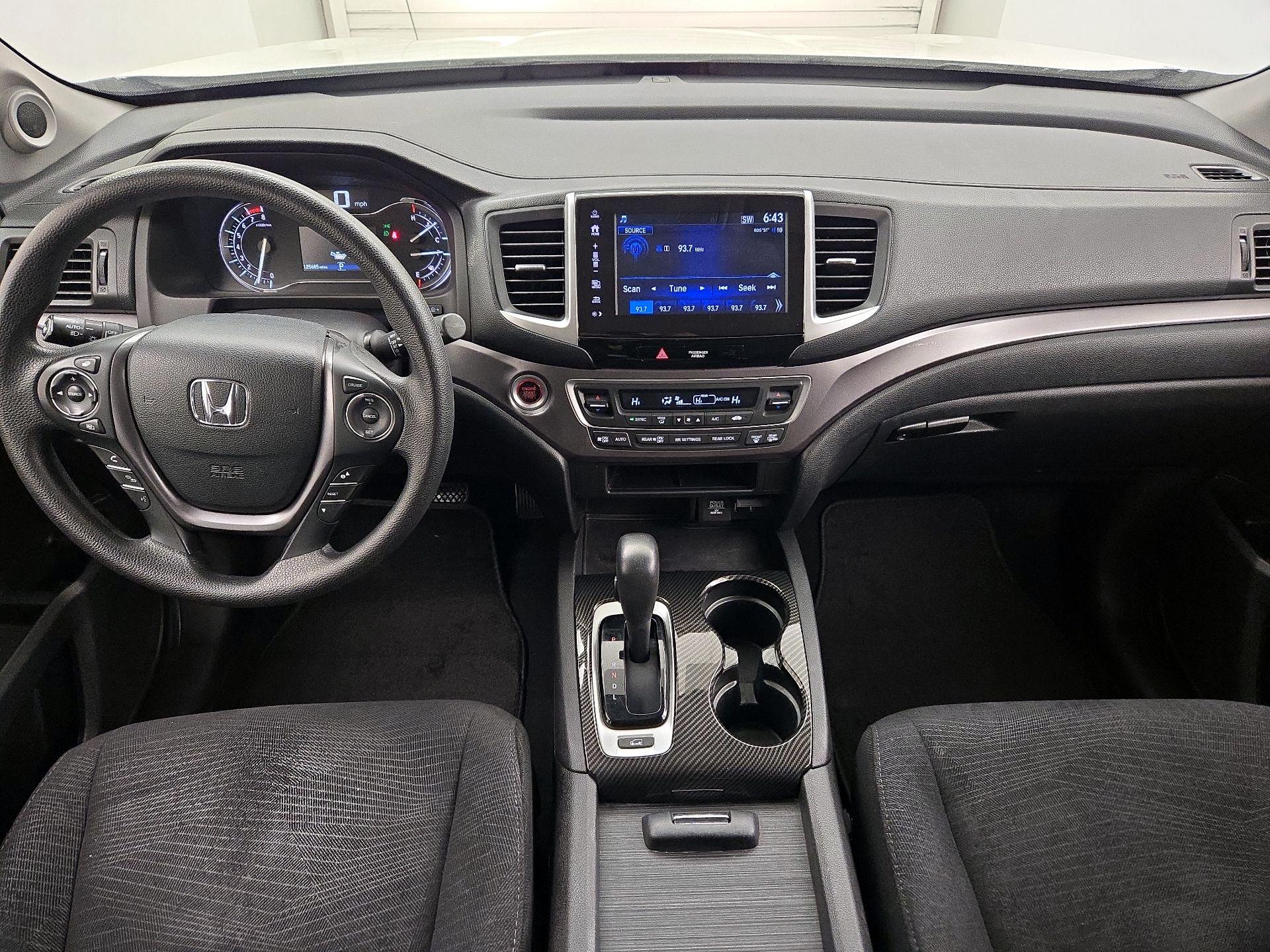 Thumbnail: 2018 Honda Pilot - 9