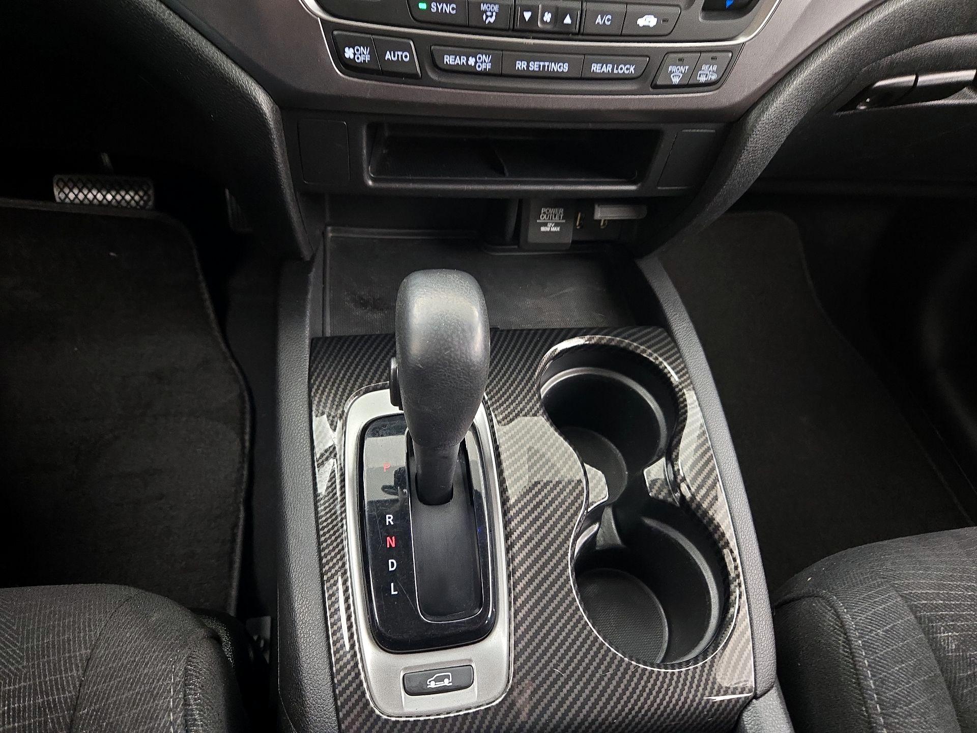 Thumbnail: 2018 Honda Pilot - 17