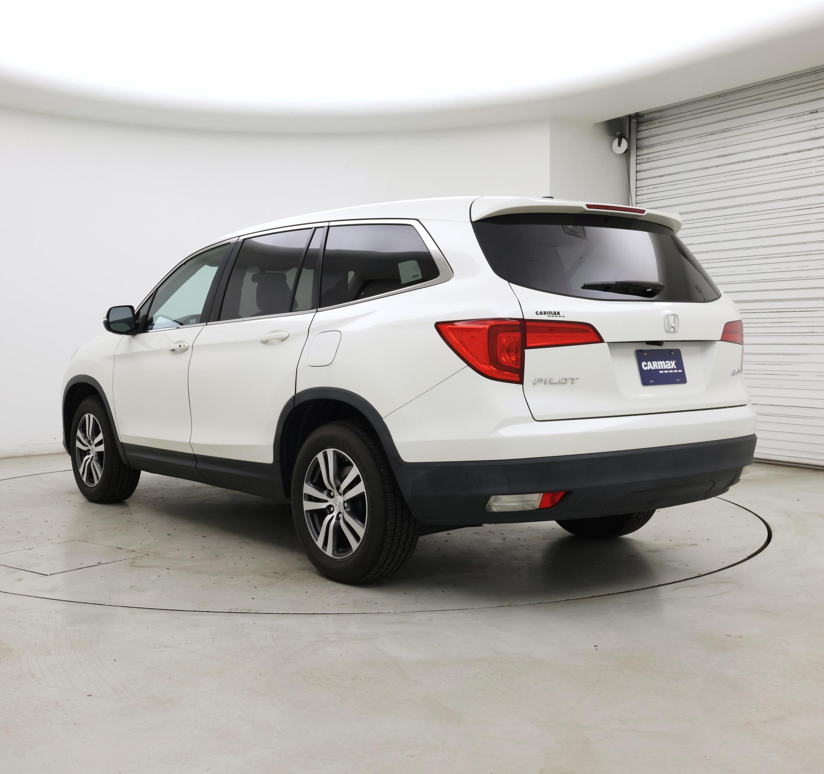 Thumbnail: 2018 Honda Pilot - 2