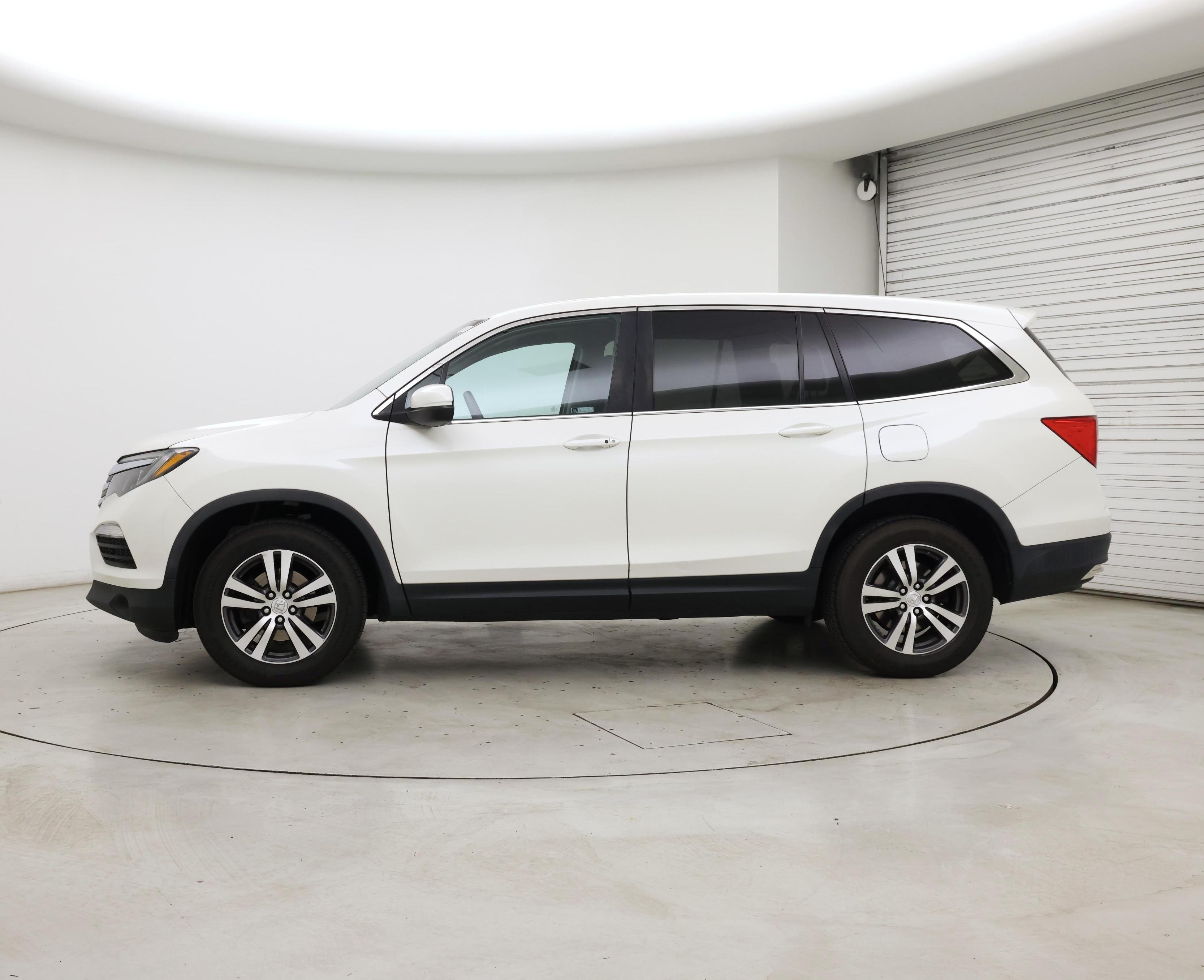 Thumbnail: 2018 Honda Pilot - 3