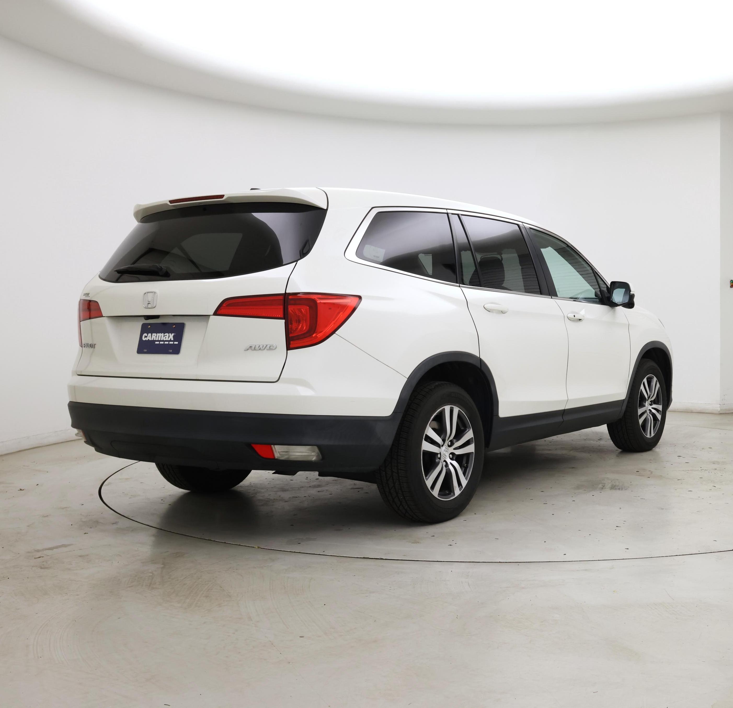 Thumbnail: 2018 Honda Pilot - 8