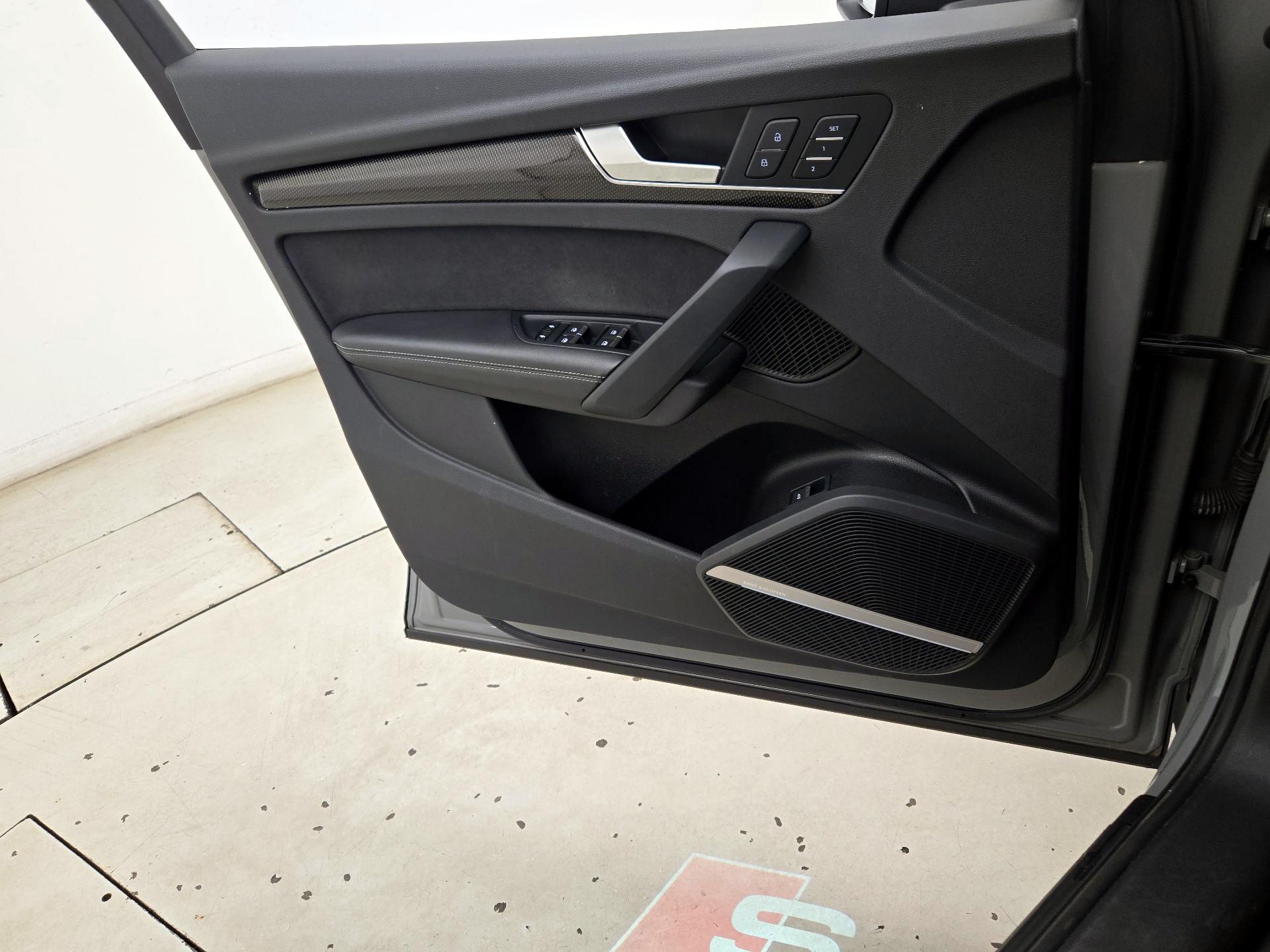 Thumbnail: 2021 Audi SQ5 - 12