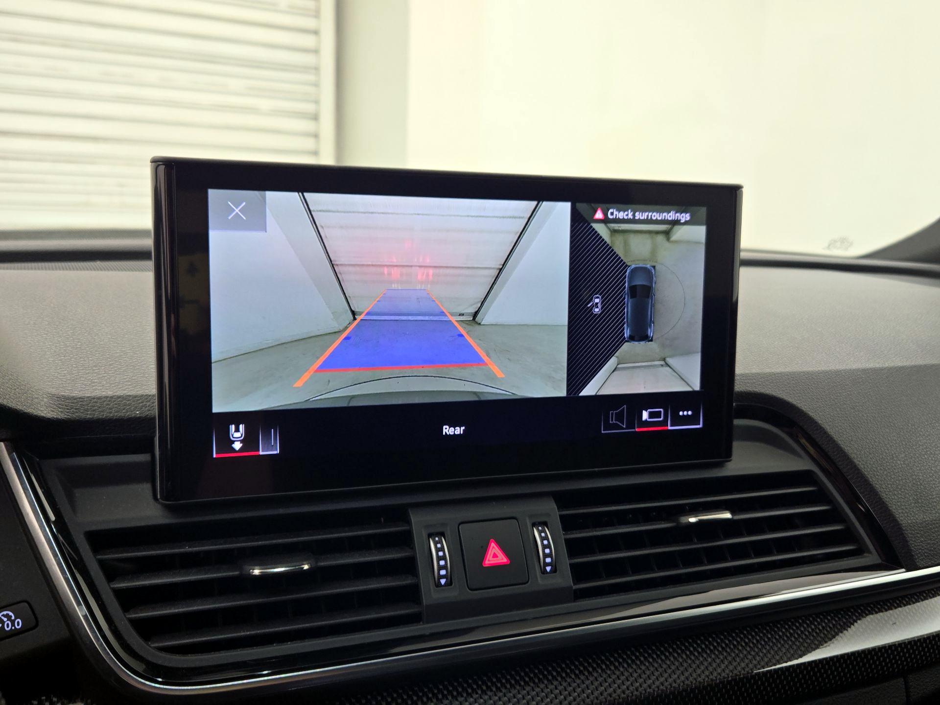 Thumbnail: 2021 Audi SQ5 - 14