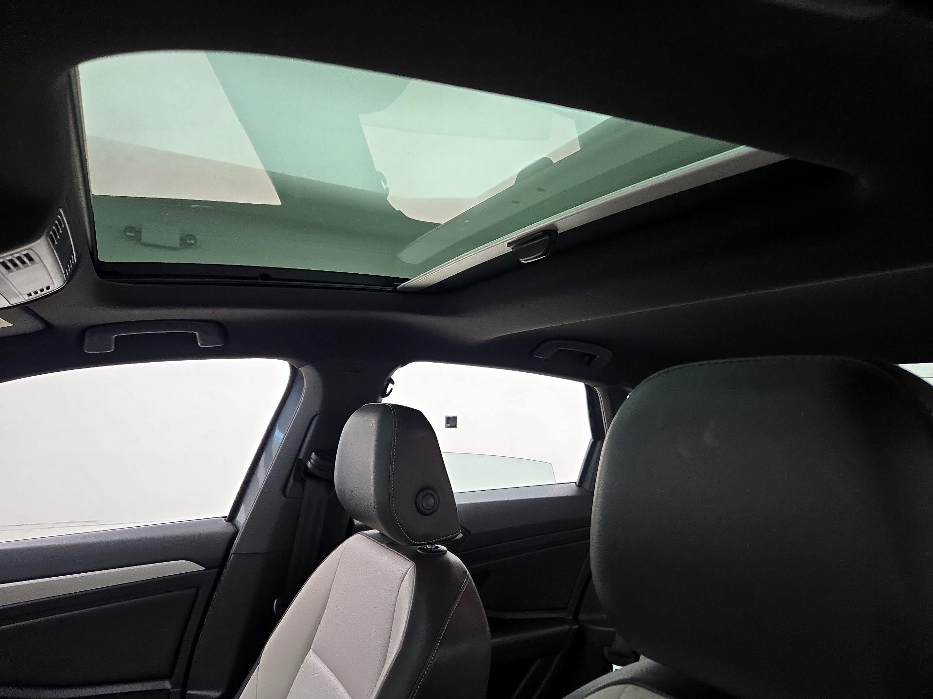 Thumbnail: 2019 Volkswagen Jetta - 17