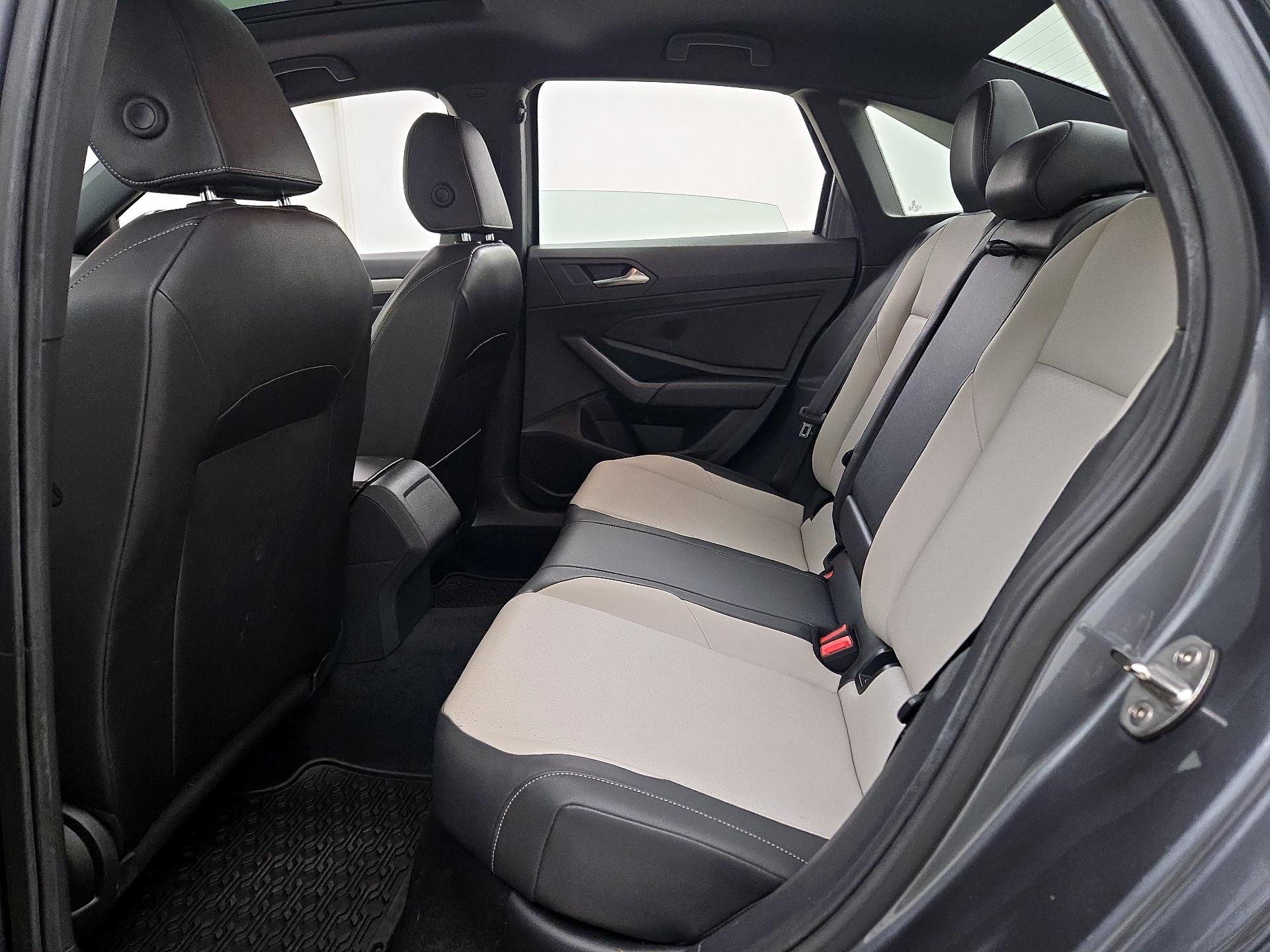 Thumbnail: 2019 Volkswagen Jetta - 18