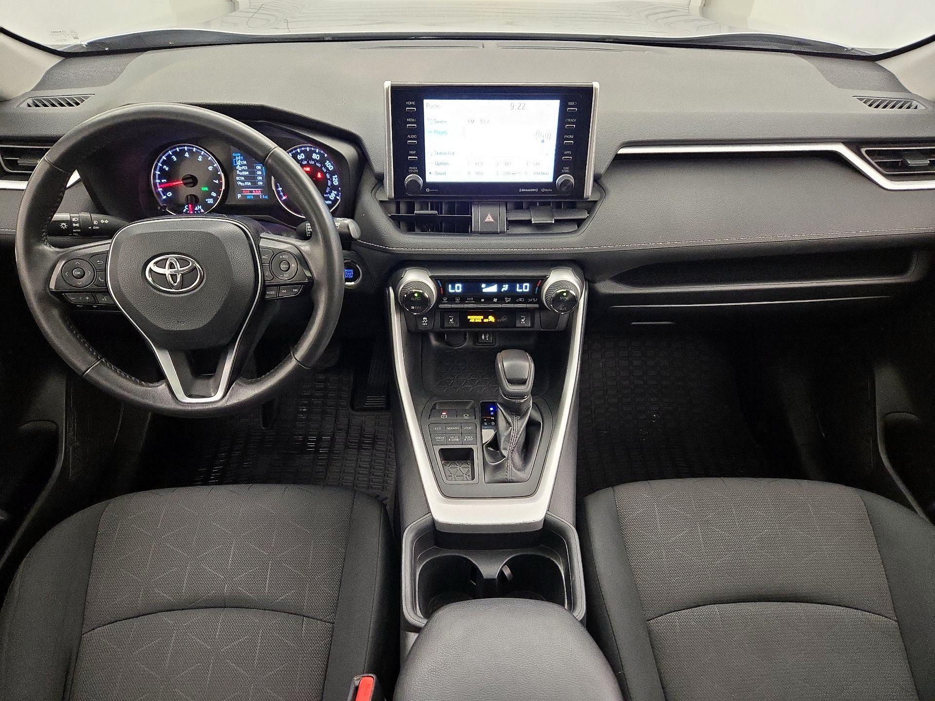 Thumbnail: 2019 Toyota RAV4 - 9