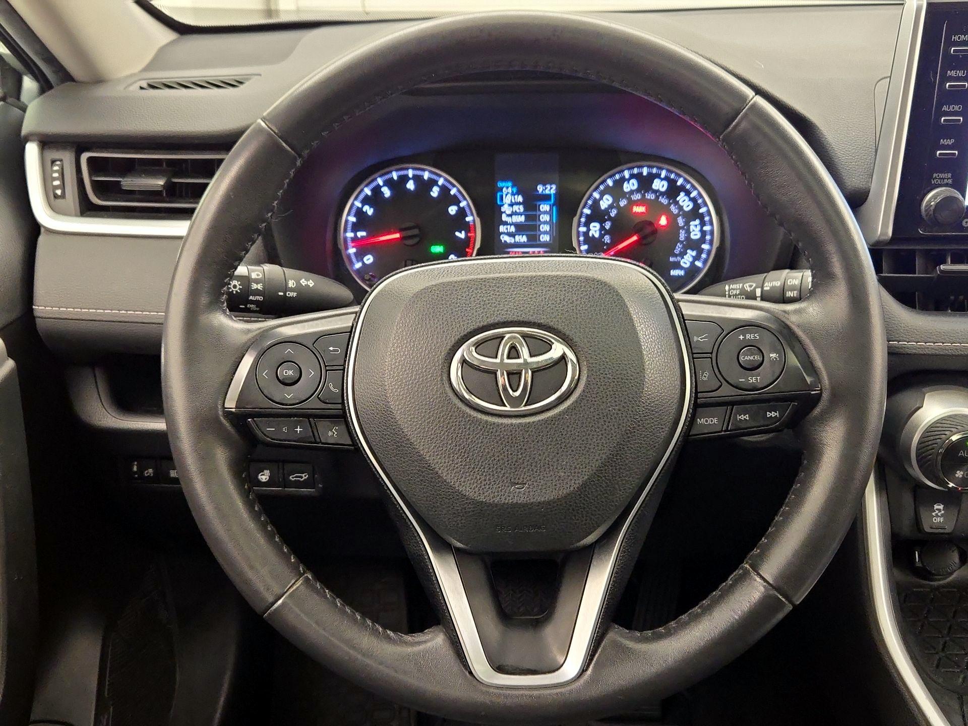 Thumbnail: 2019 Toyota RAV4 - 10