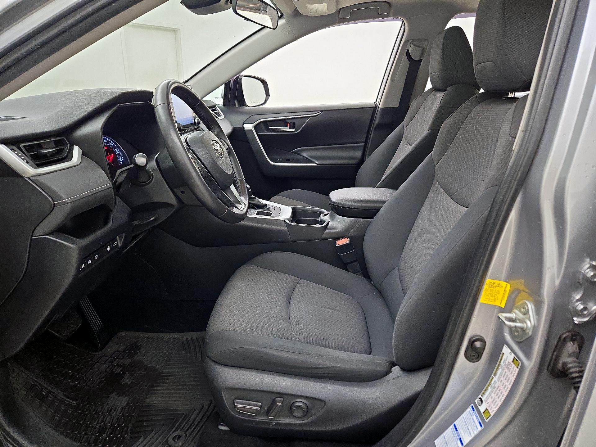 Thumbnail: 2019 Toyota RAV4 - 11