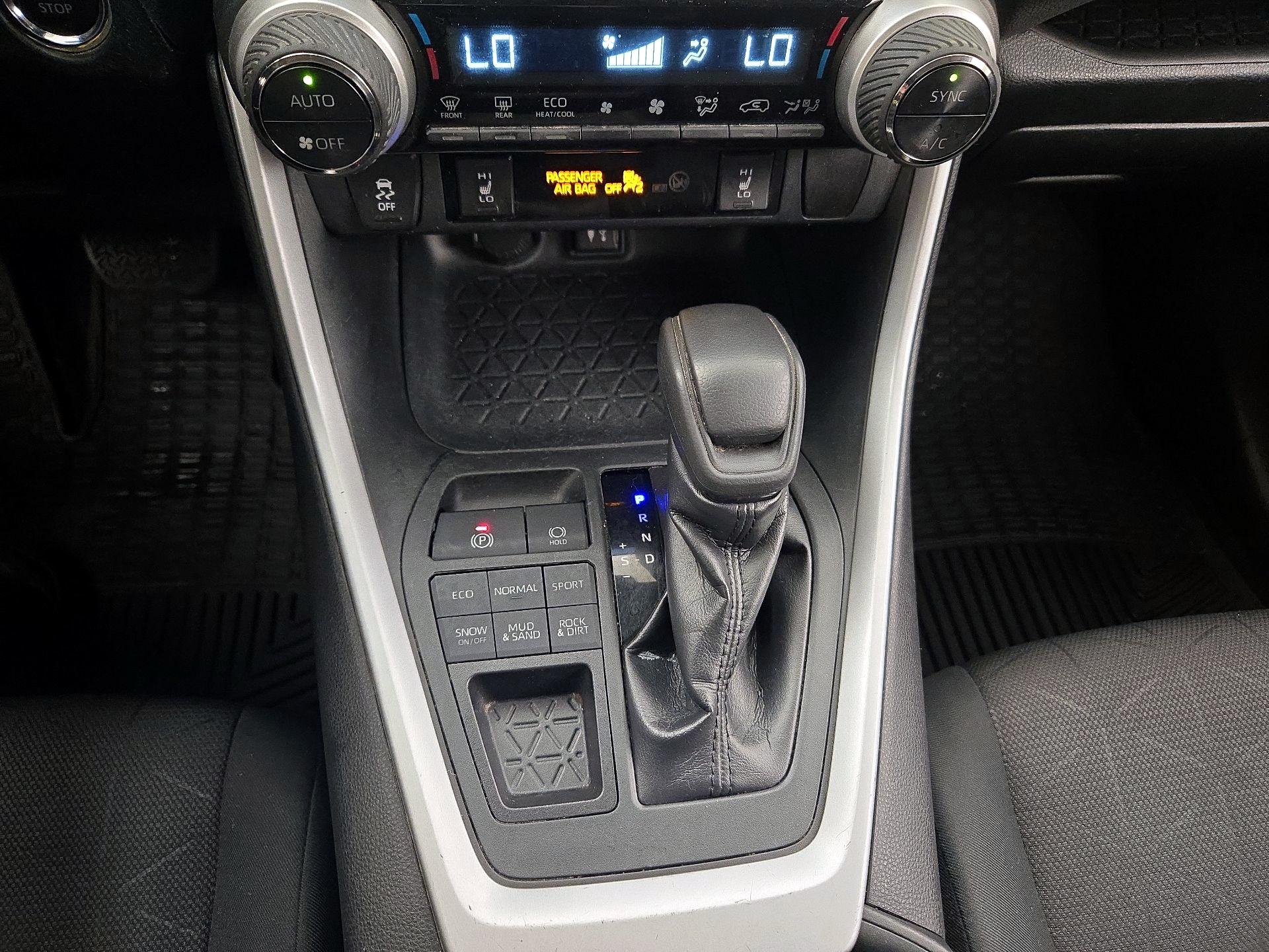 Thumbnail: 2019 Toyota RAV4 - 17