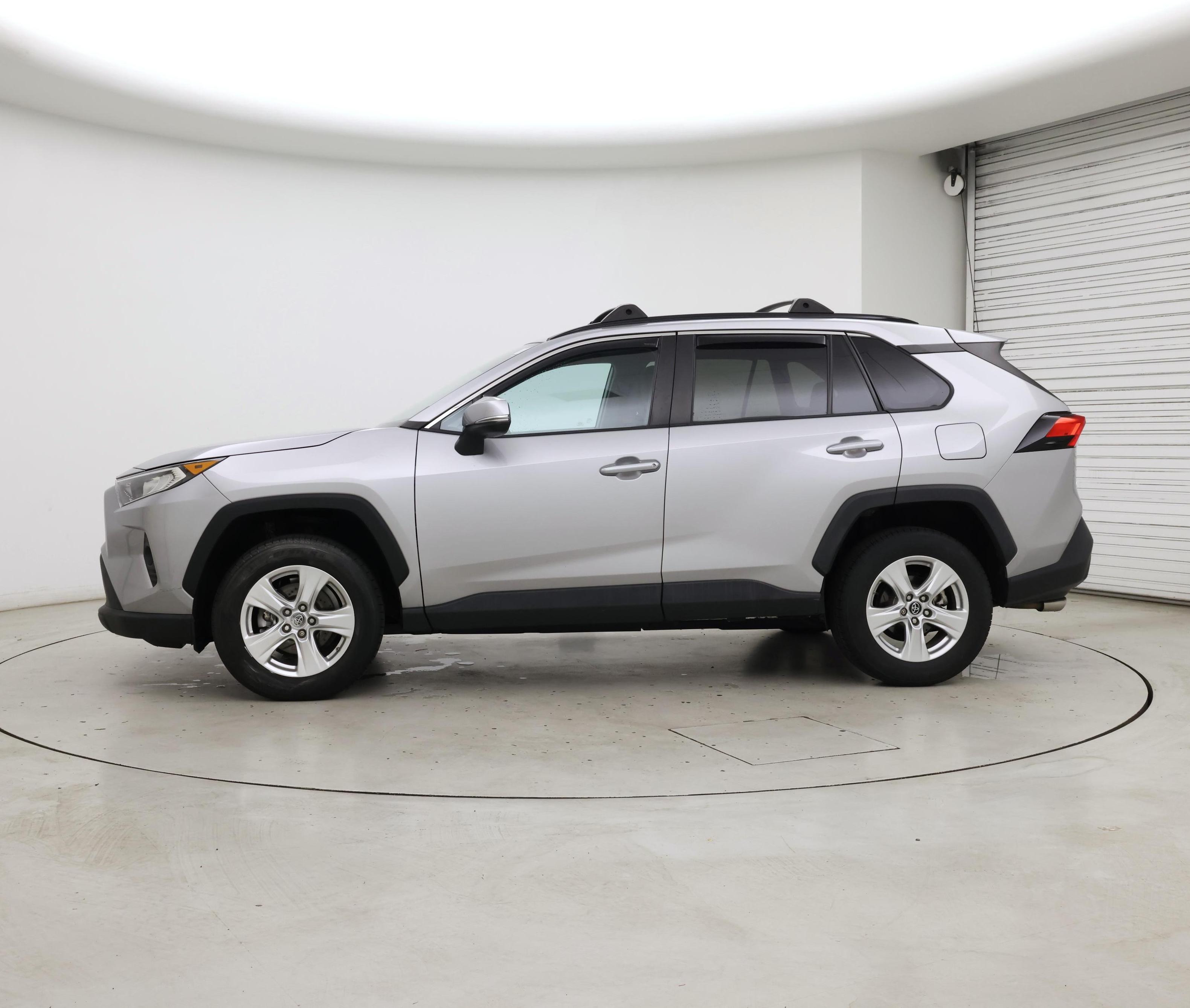 Thumbnail: 2019 Toyota RAV4 - 3