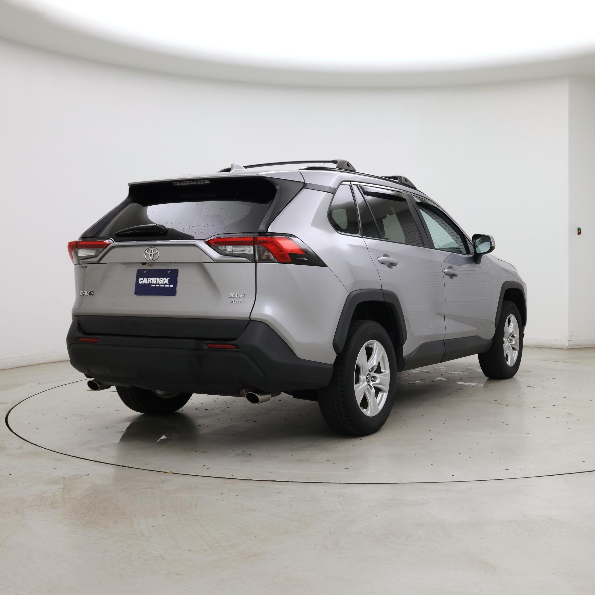 Thumbnail: 2019 Toyota RAV4 - 8