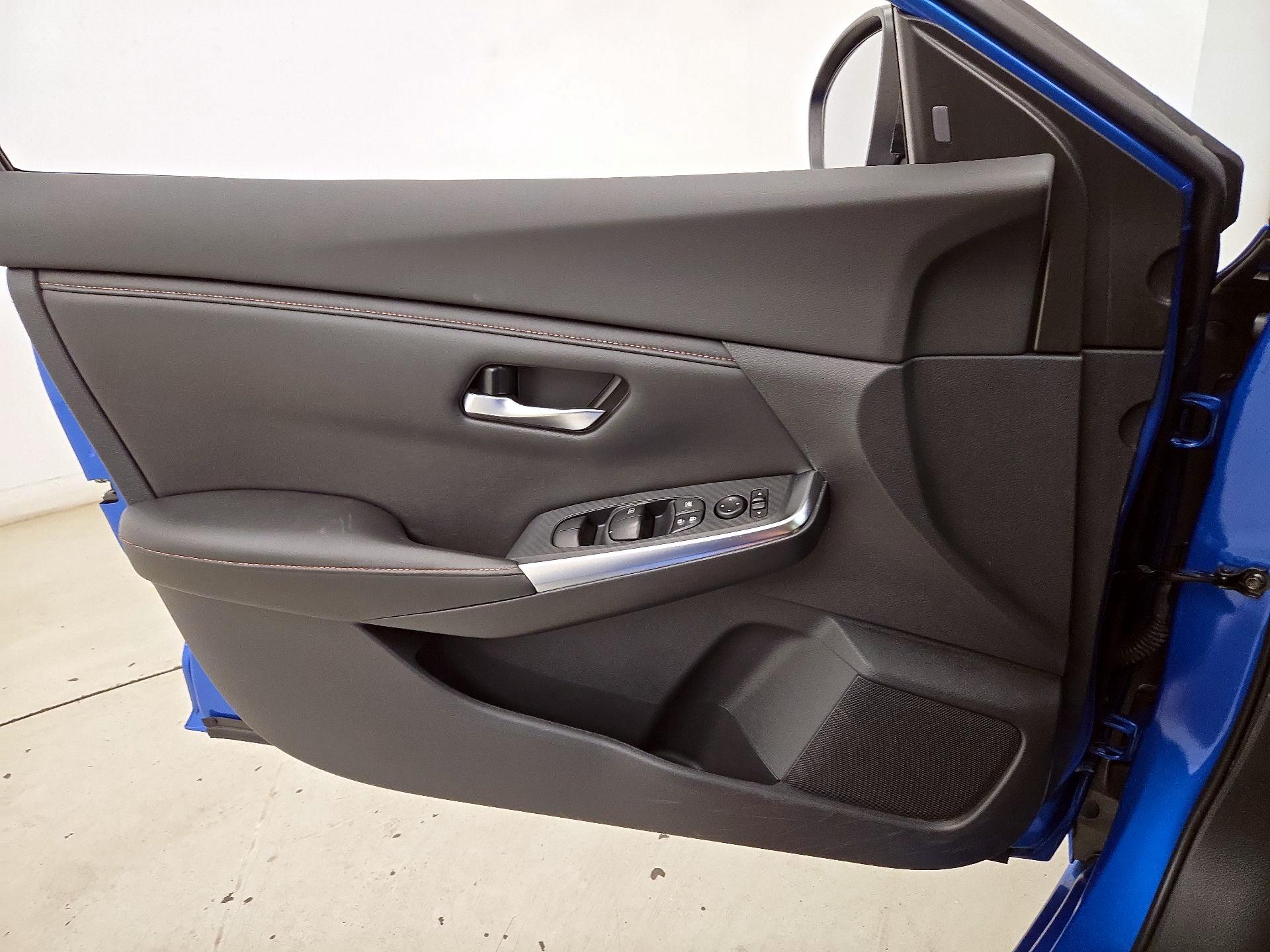 Thumbnail: 2021 Nissan Sentra - 12