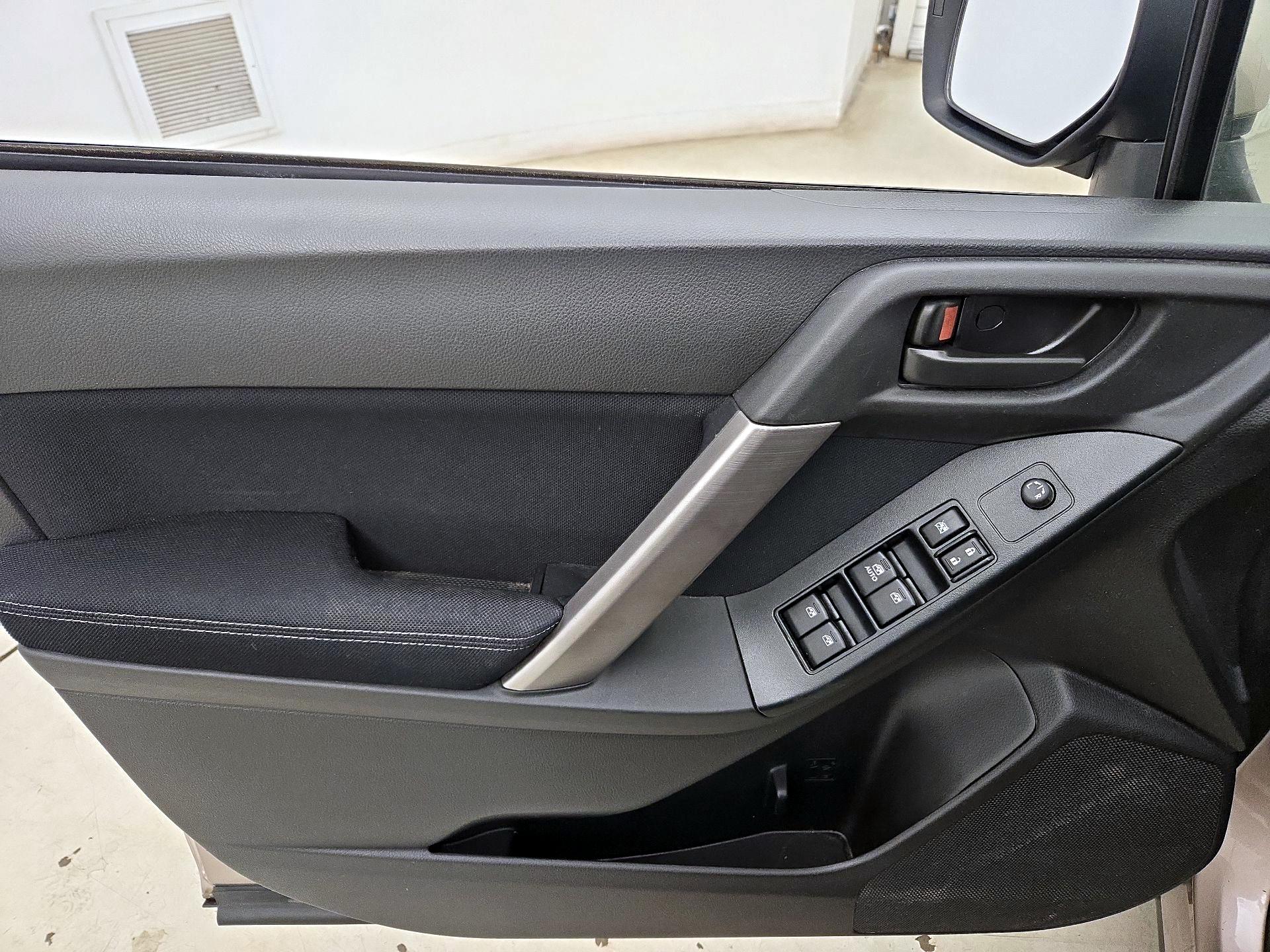 Thumbnail: 2015 Subaru Forester - 12