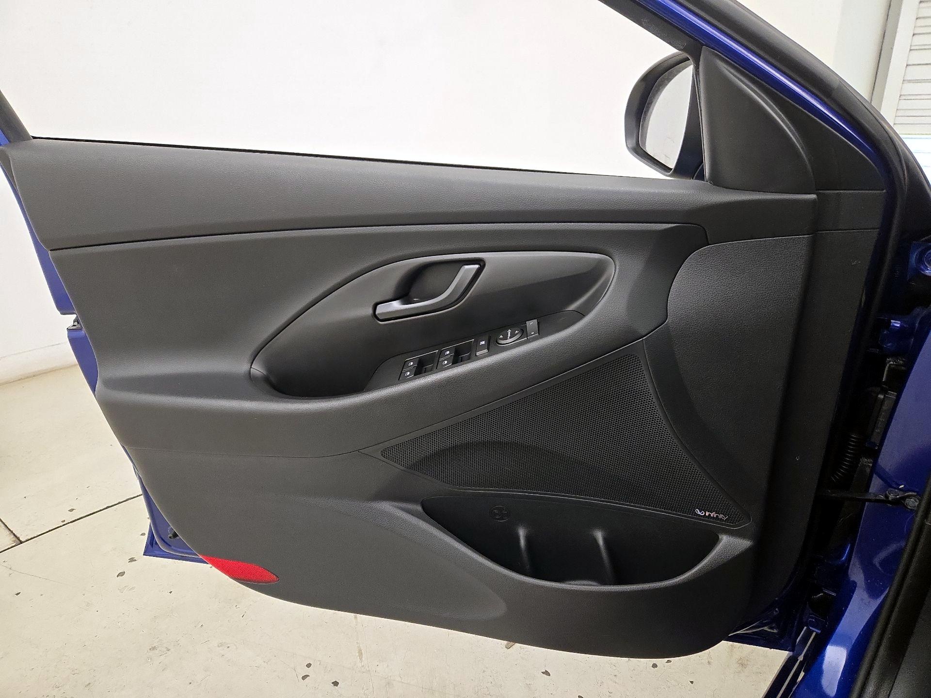 Thumbnail: 2019 Hyundai Elantra - 12