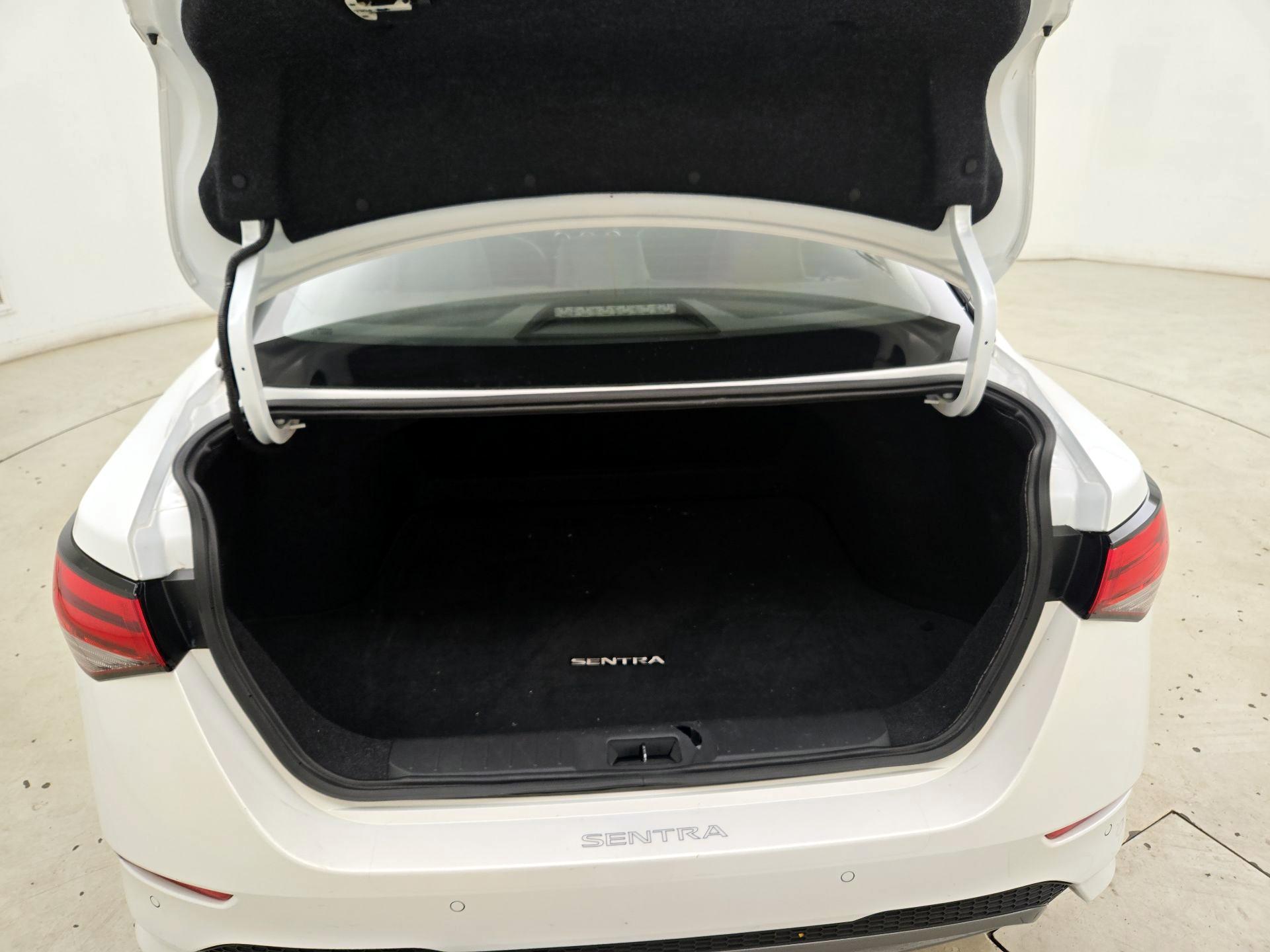 Thumbnail: 2022 Nissan Sentra - 17