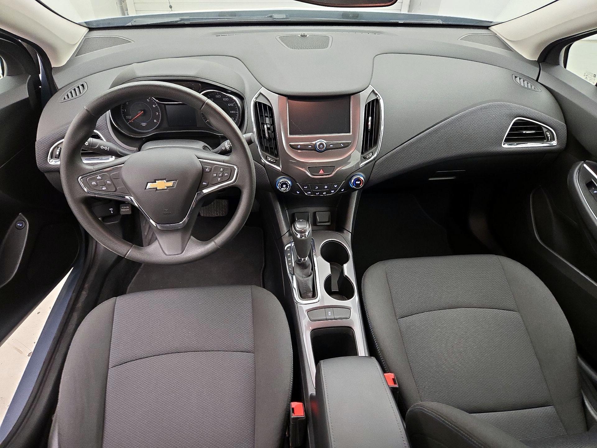 Thumbnail: 2018 Chevrolet Cruze - 9