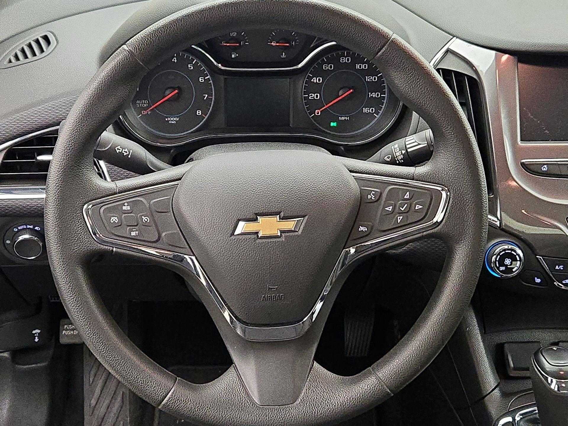 Thumbnail: 2018 Chevrolet Cruze - 10