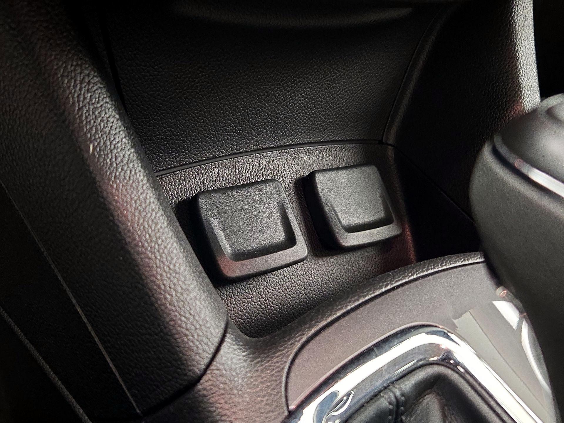 Thumbnail: 2018 Chevrolet Cruze - 18