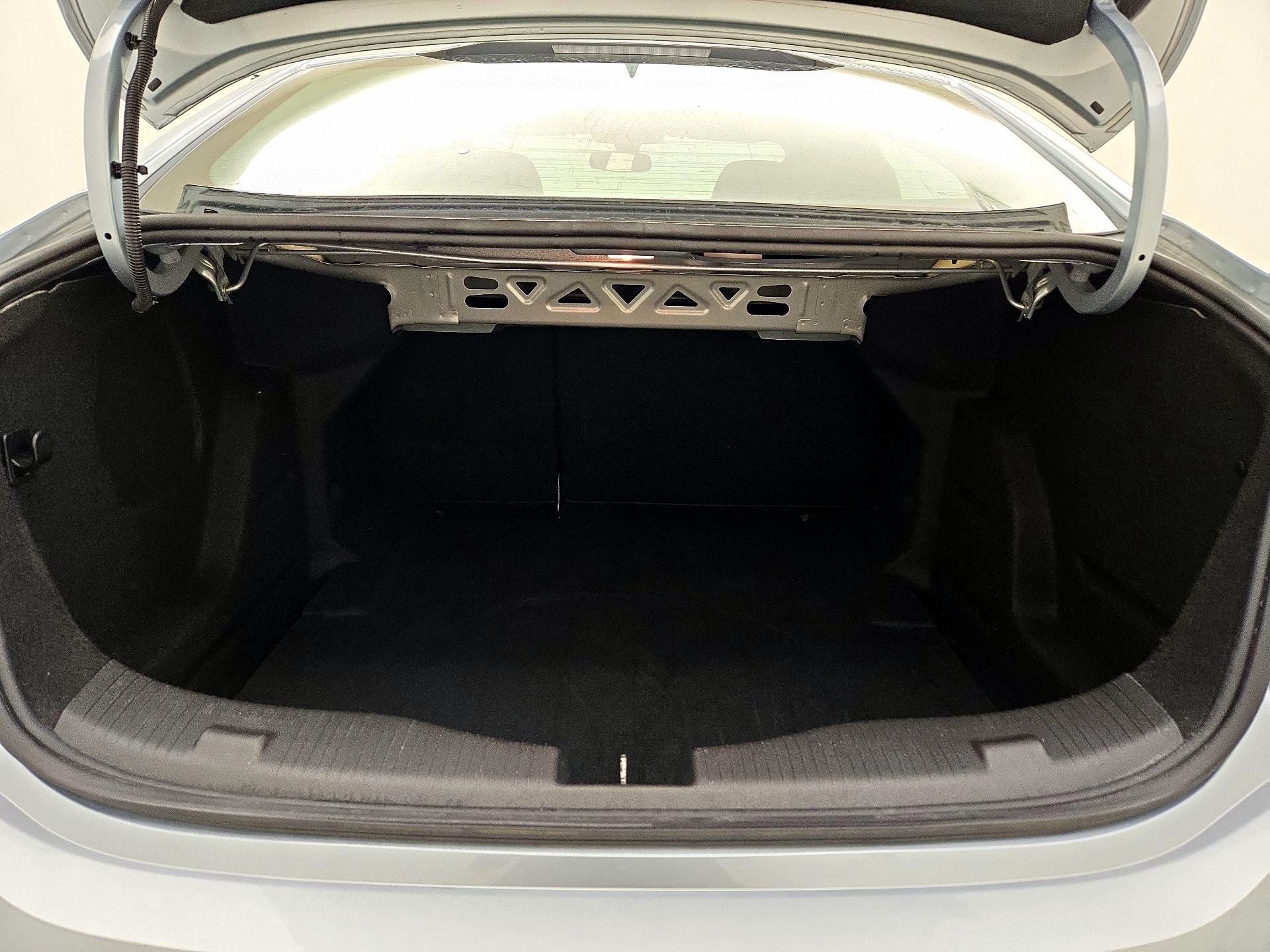 Thumbnail: 2018 Chevrolet Cruze - 20