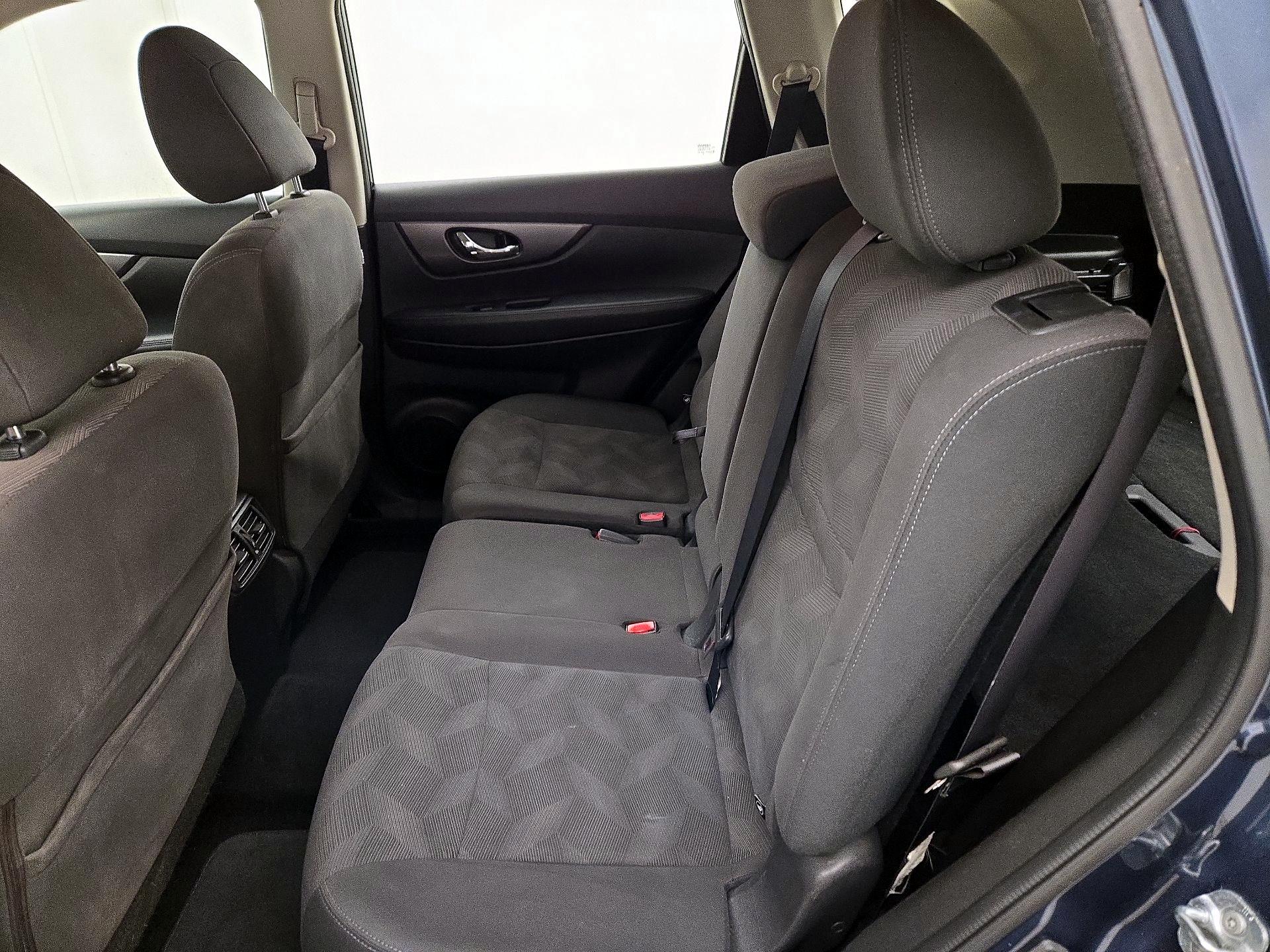 Thumbnail: 2016 Nissan Rogue - 17