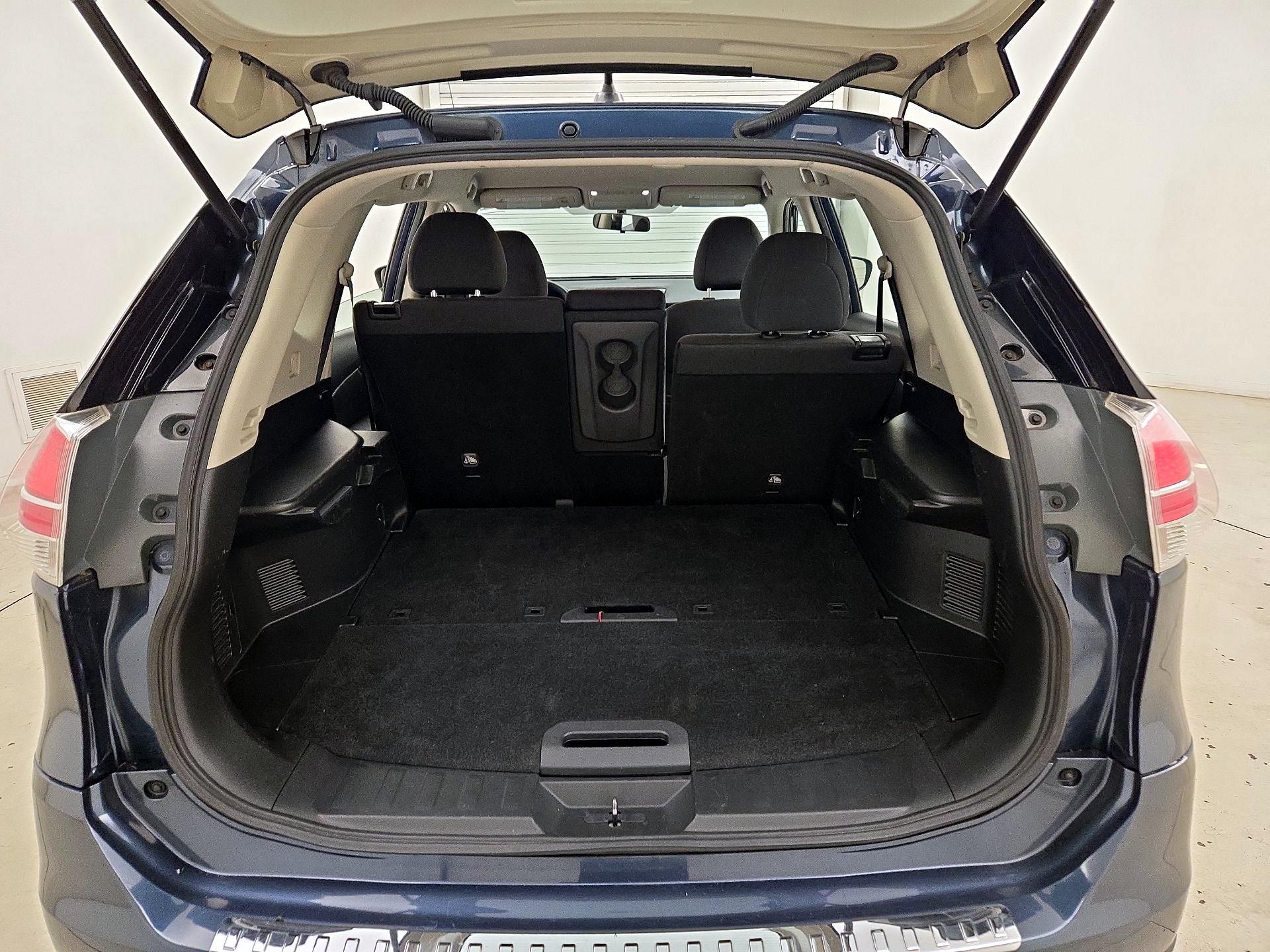 Thumbnail: 2016 Nissan Rogue - 18