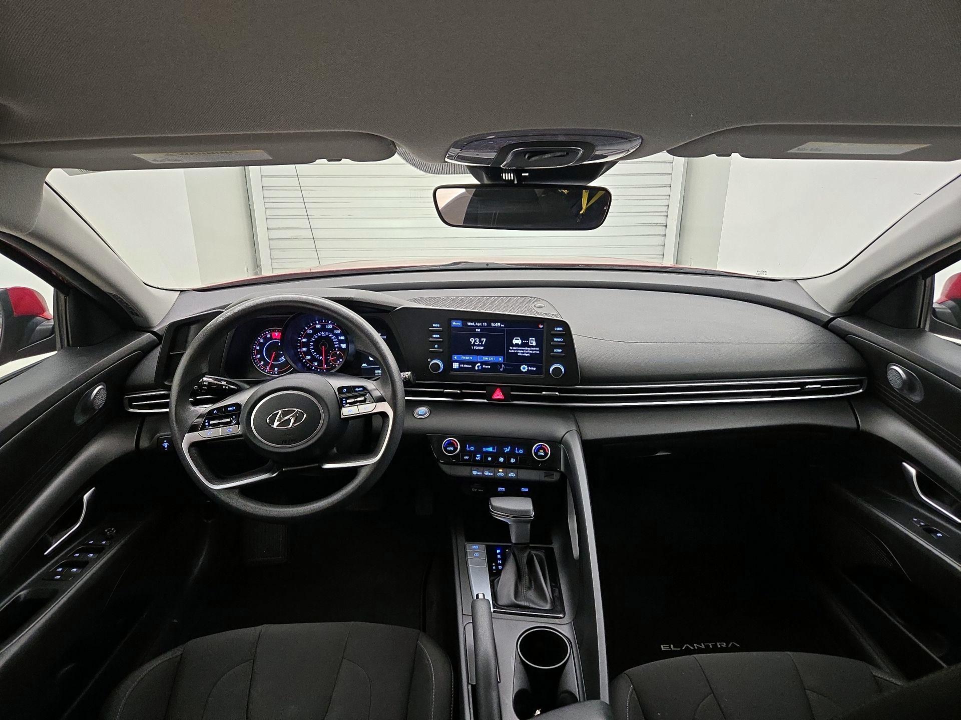 Thumbnail: 2022 Hyundai Elantra - 9