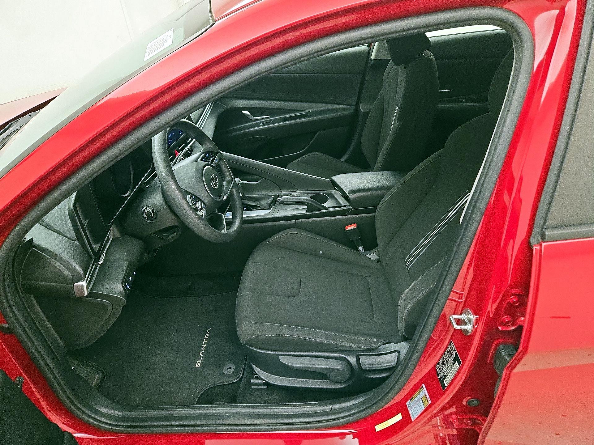 Thumbnail: 2022 Hyundai Elantra - 11