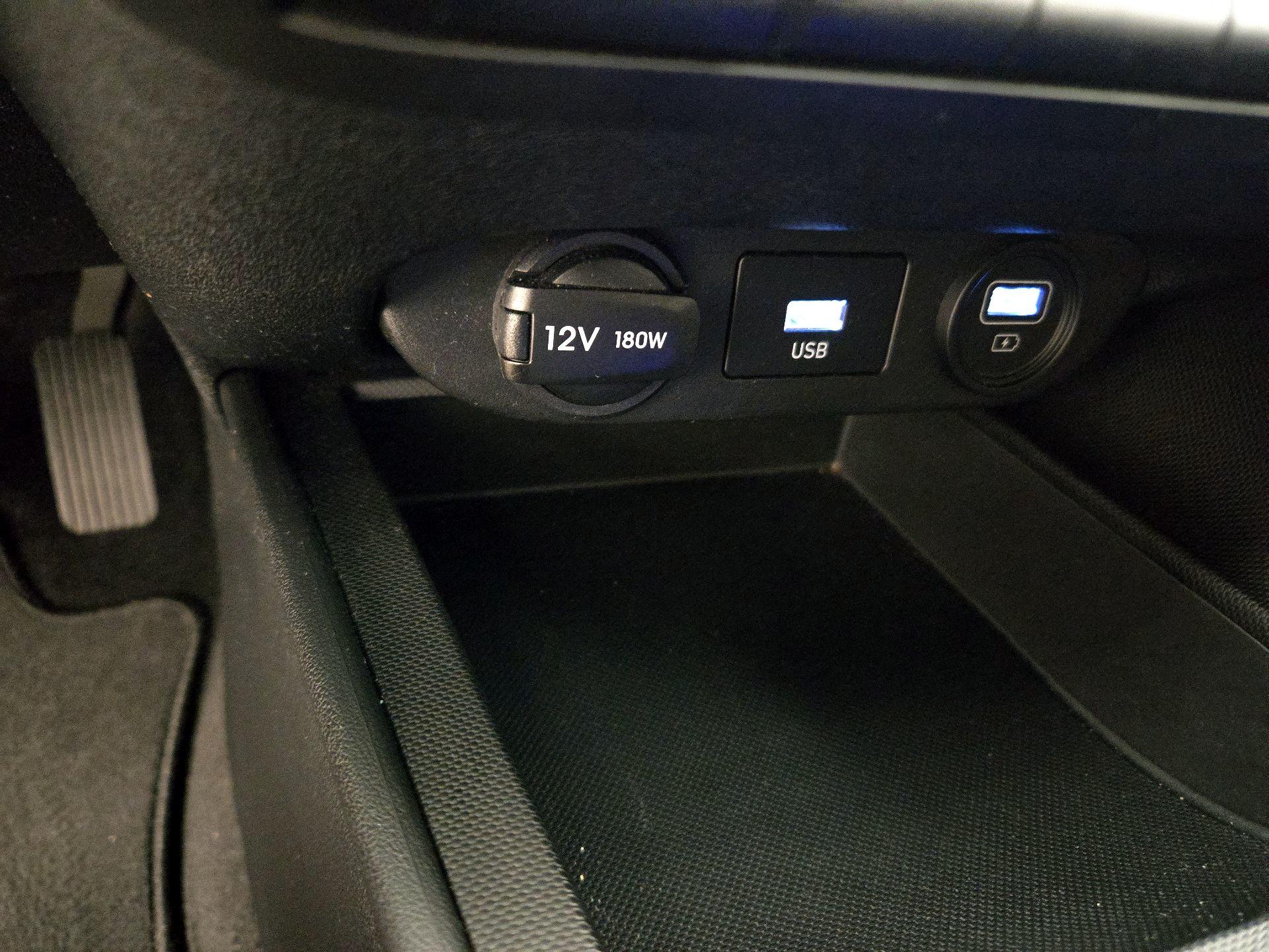 Thumbnail: 2022 Hyundai Elantra - 17