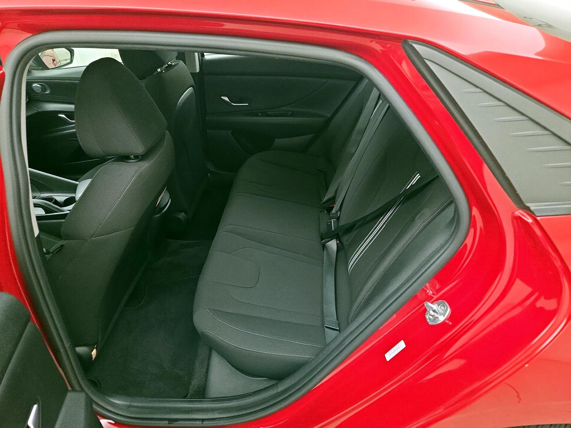 Thumbnail: 2022 Hyundai Elantra - 18