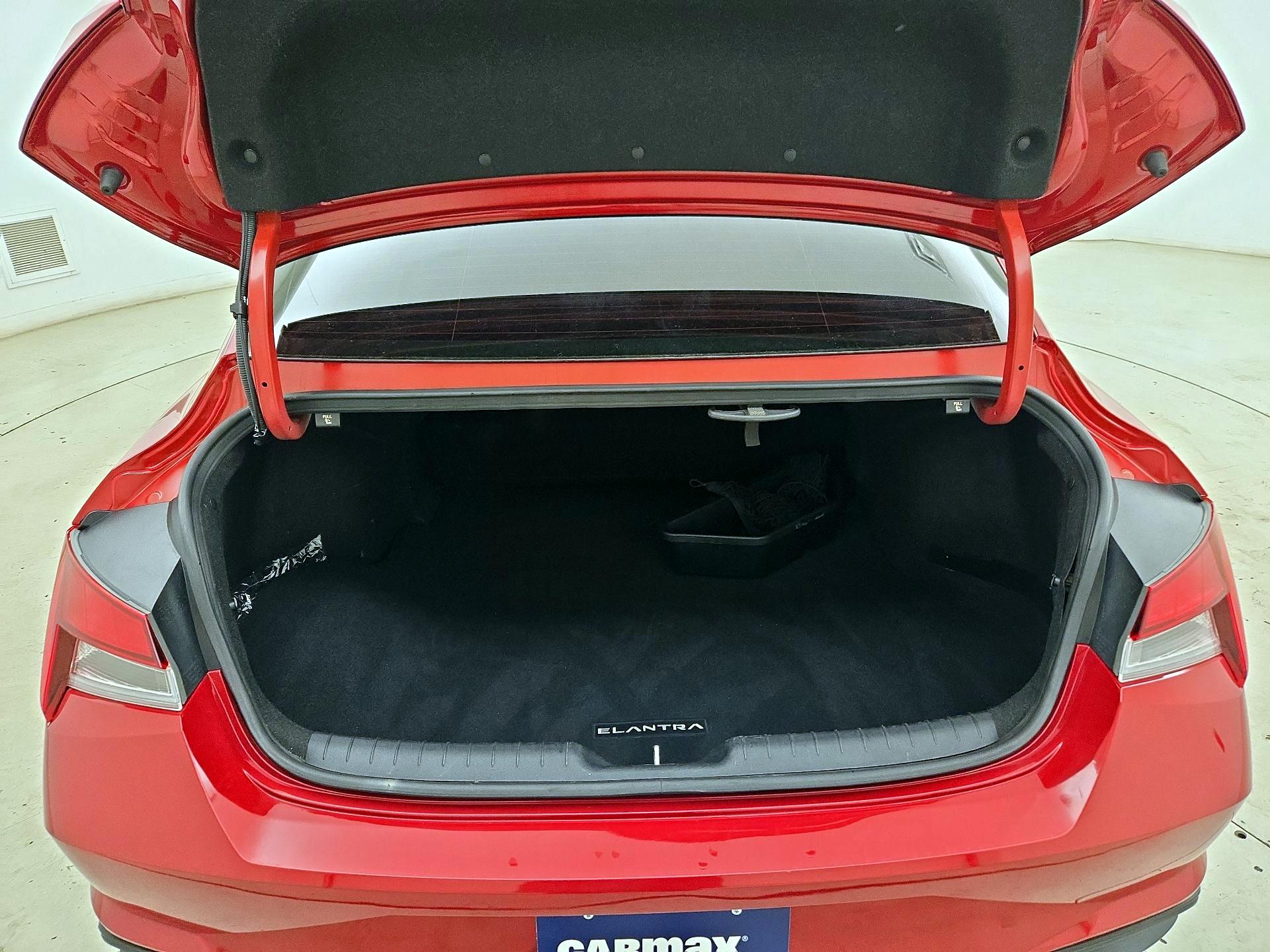 Thumbnail: 2022 Hyundai Elantra - 19