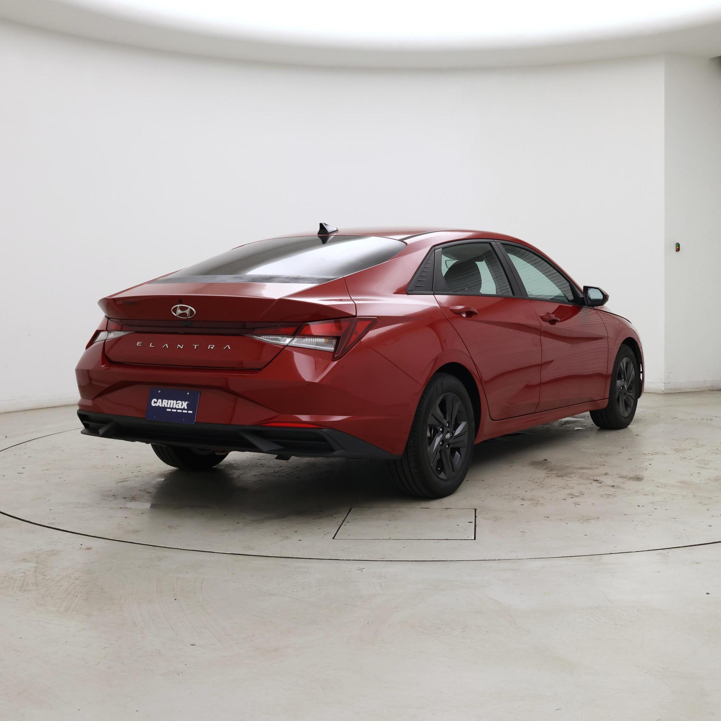 Thumbnail: 2022 Hyundai Elantra - 8