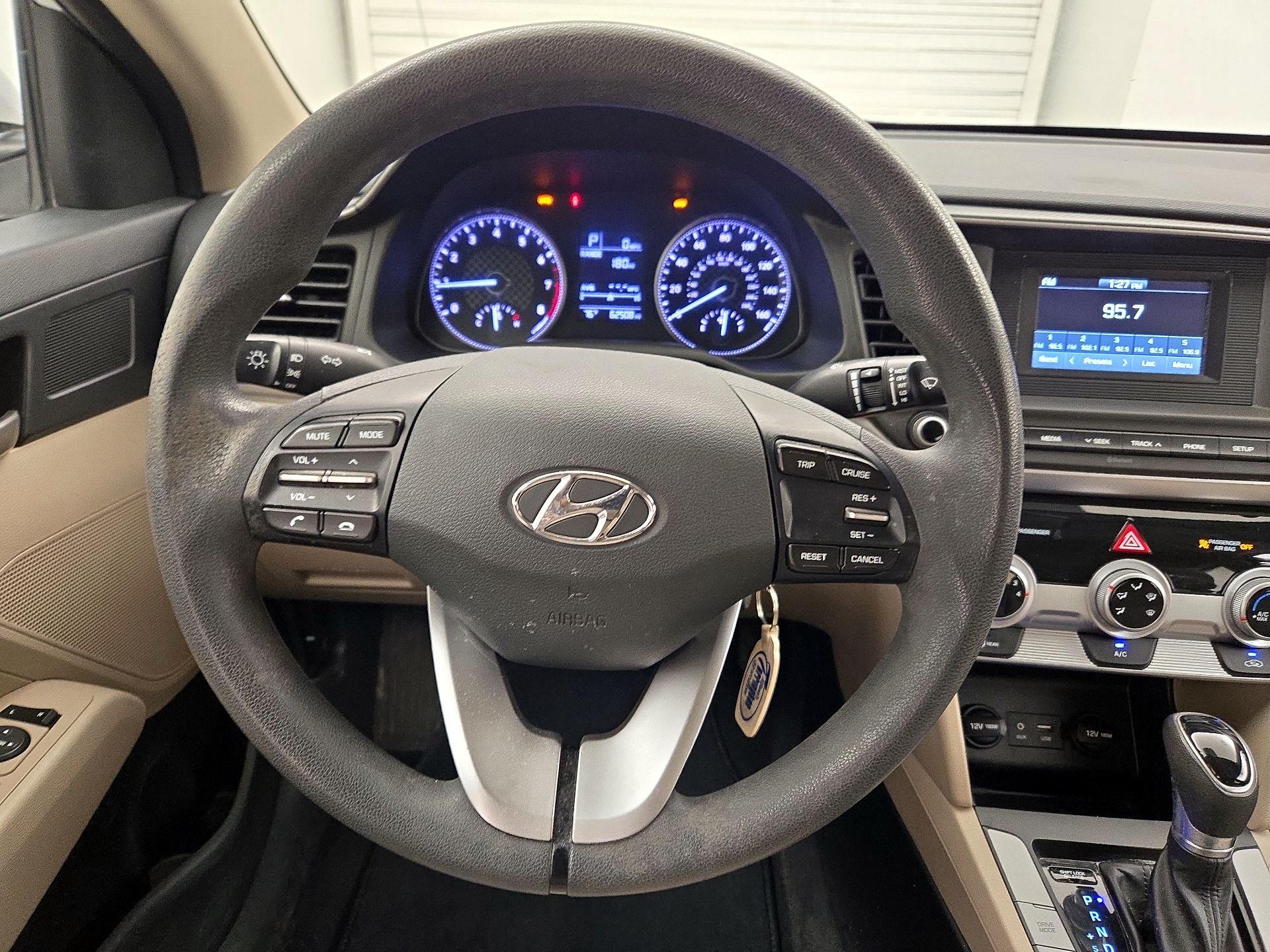 Thumbnail: 2019 Hyundai Elantra - 10
