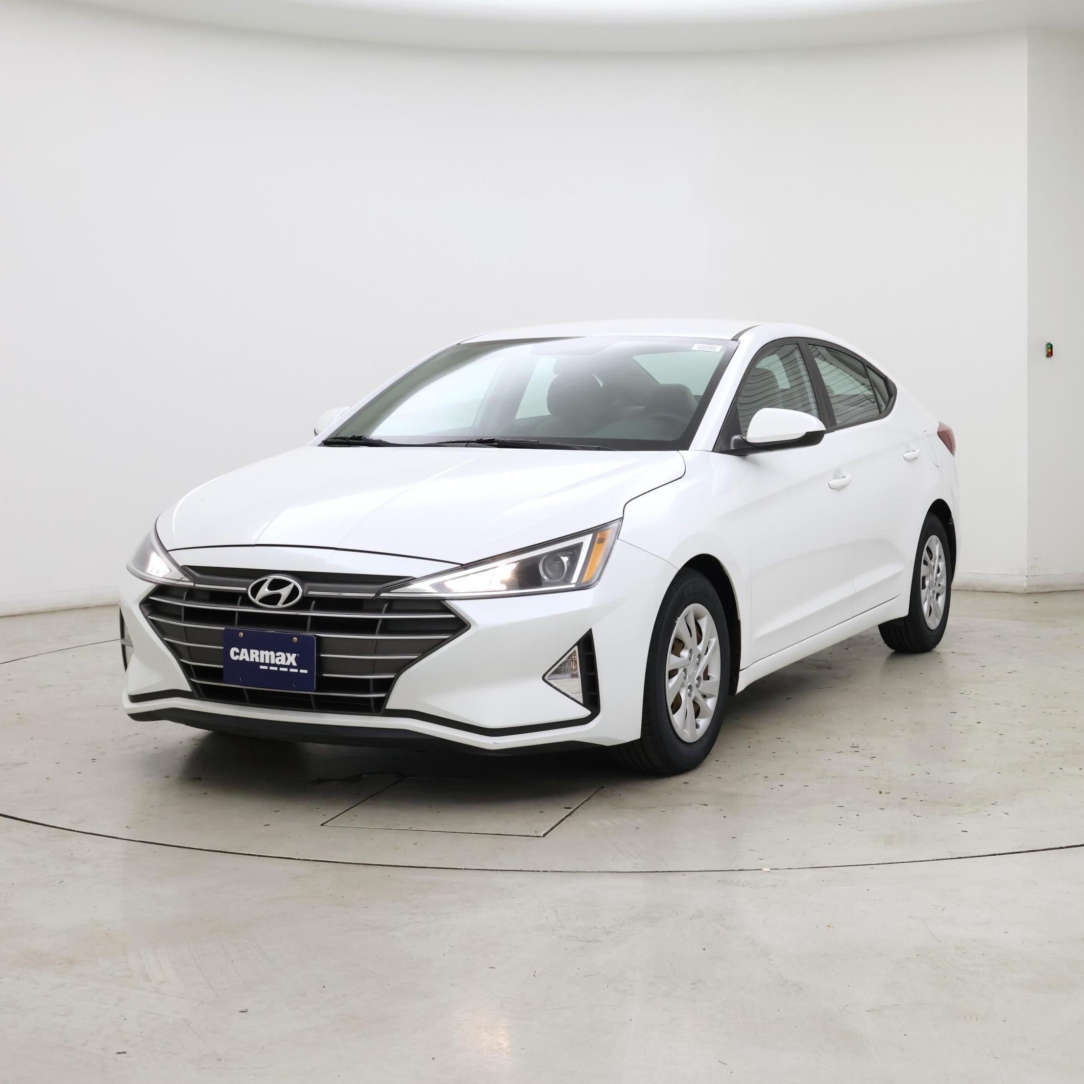 Thumbnail: 2019 Hyundai Elantra - 4