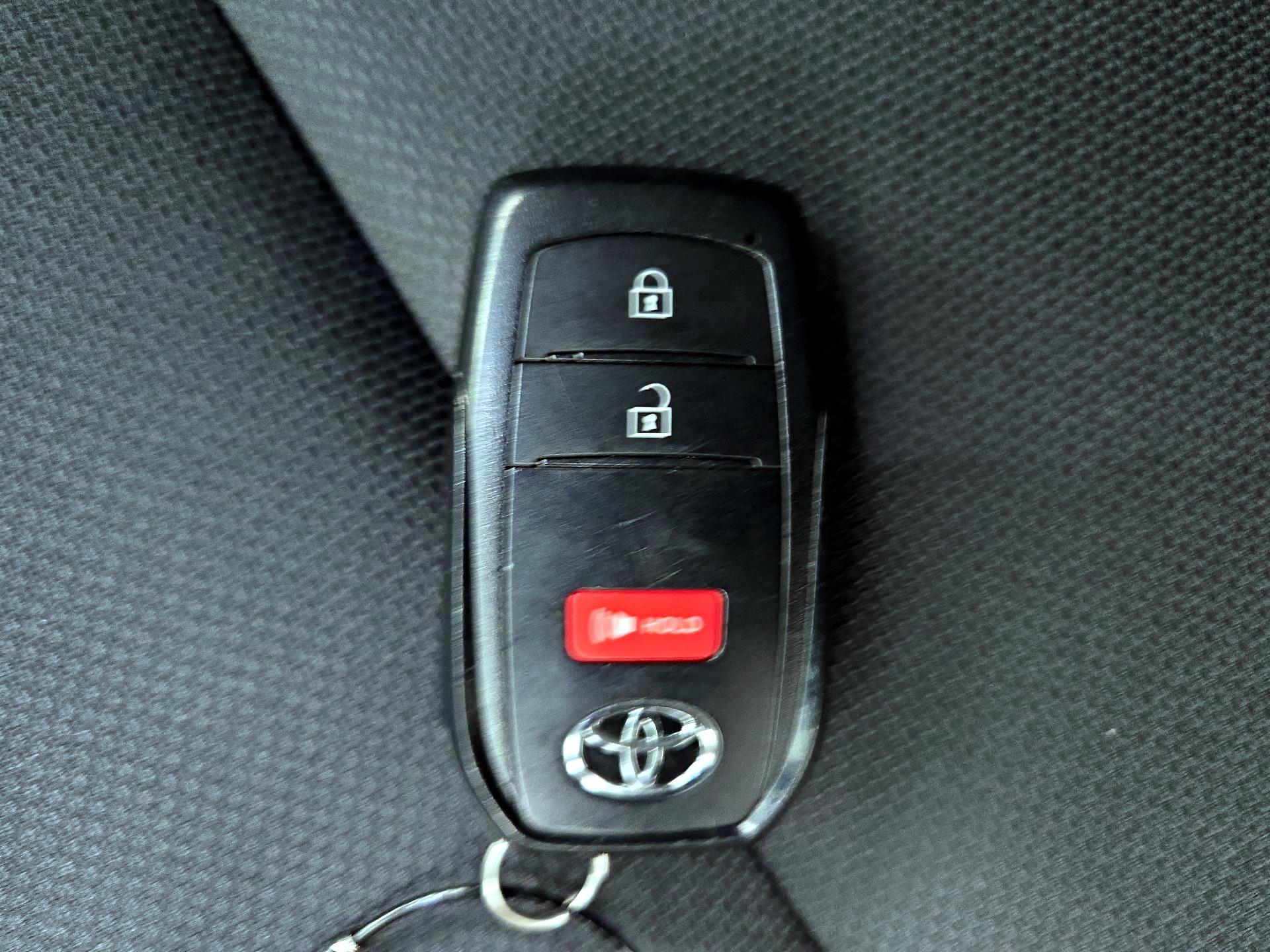 Thumbnail: 2025 Toyota Prius - 18