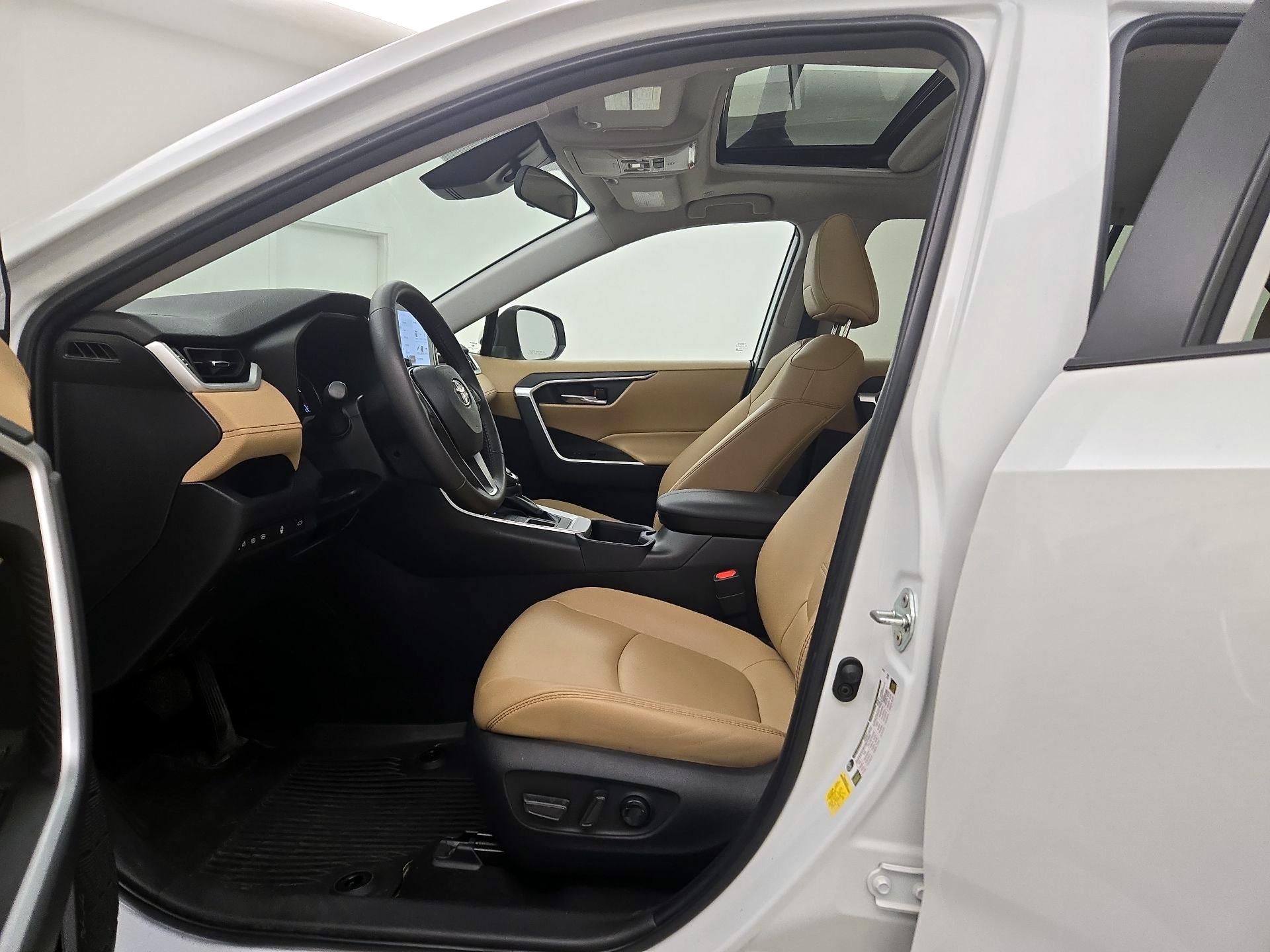 Thumbnail: 2023 Toyota RAV4 - 11