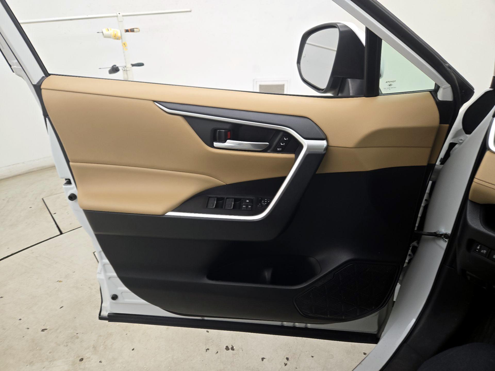 Thumbnail: 2023 Toyota RAV4 - 12