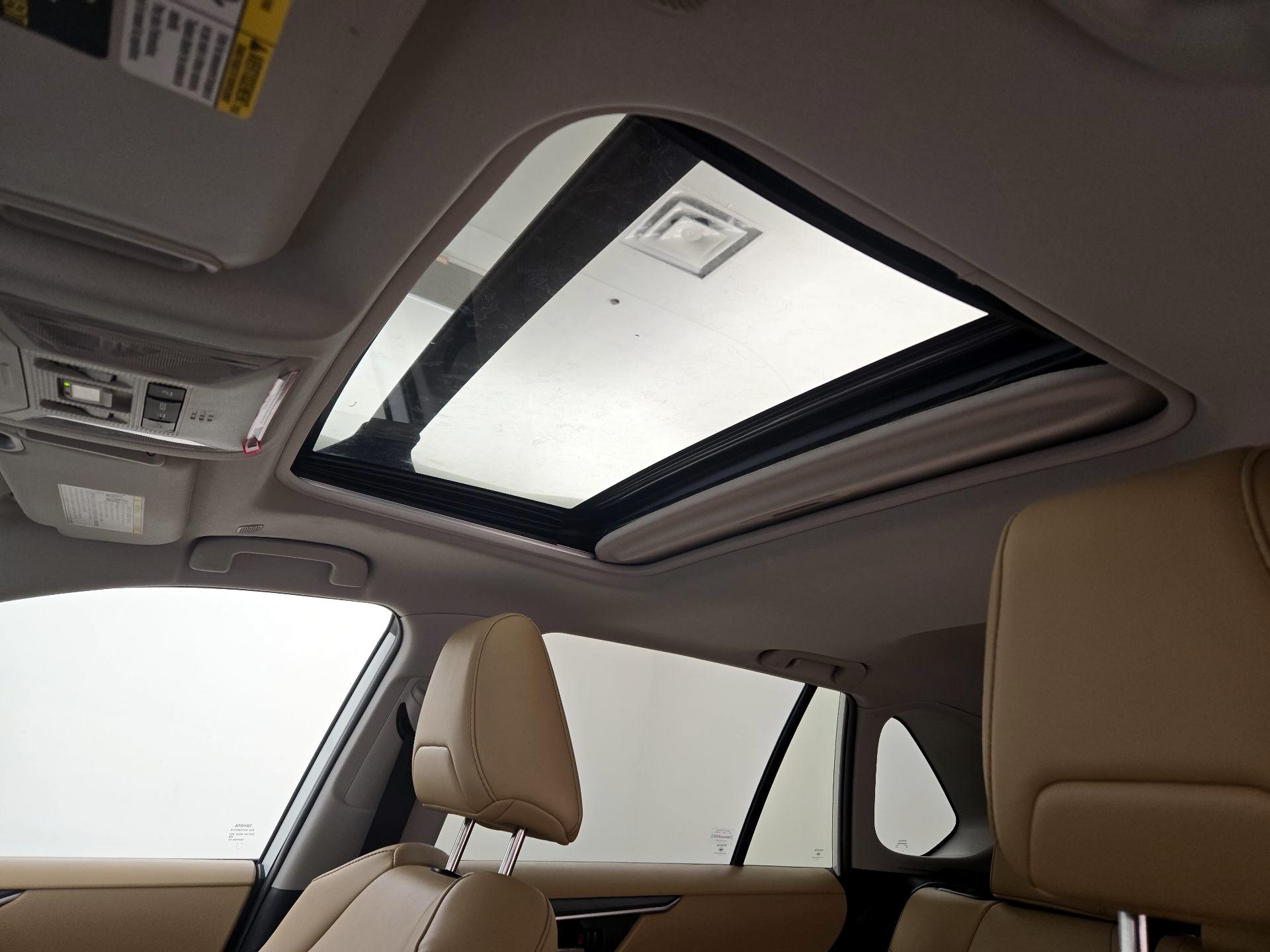 Thumbnail: 2023 Toyota RAV4 - 19