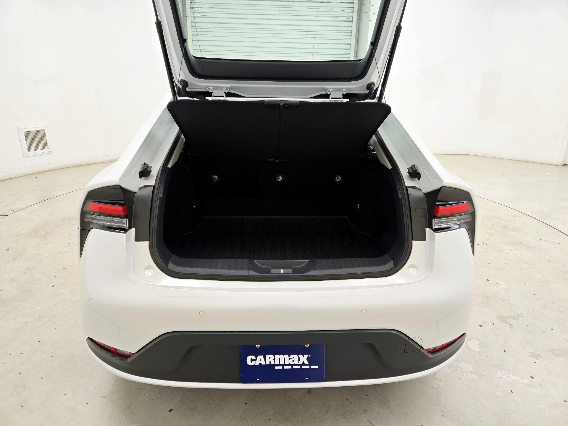 Thumbnail: 2024 Toyota Prius - 20