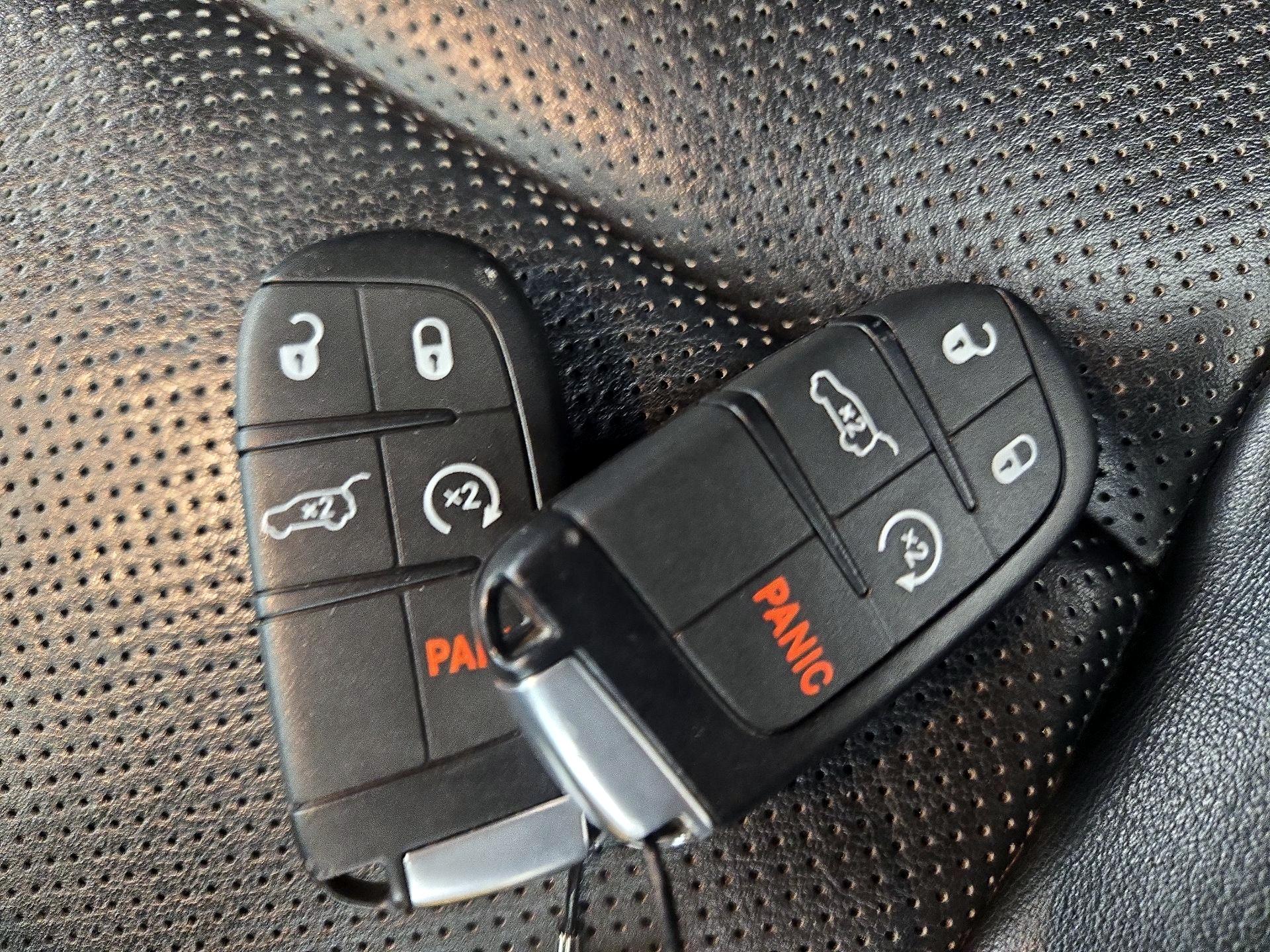 Thumbnail: 2015 Jeep Grand Cherokee - 18