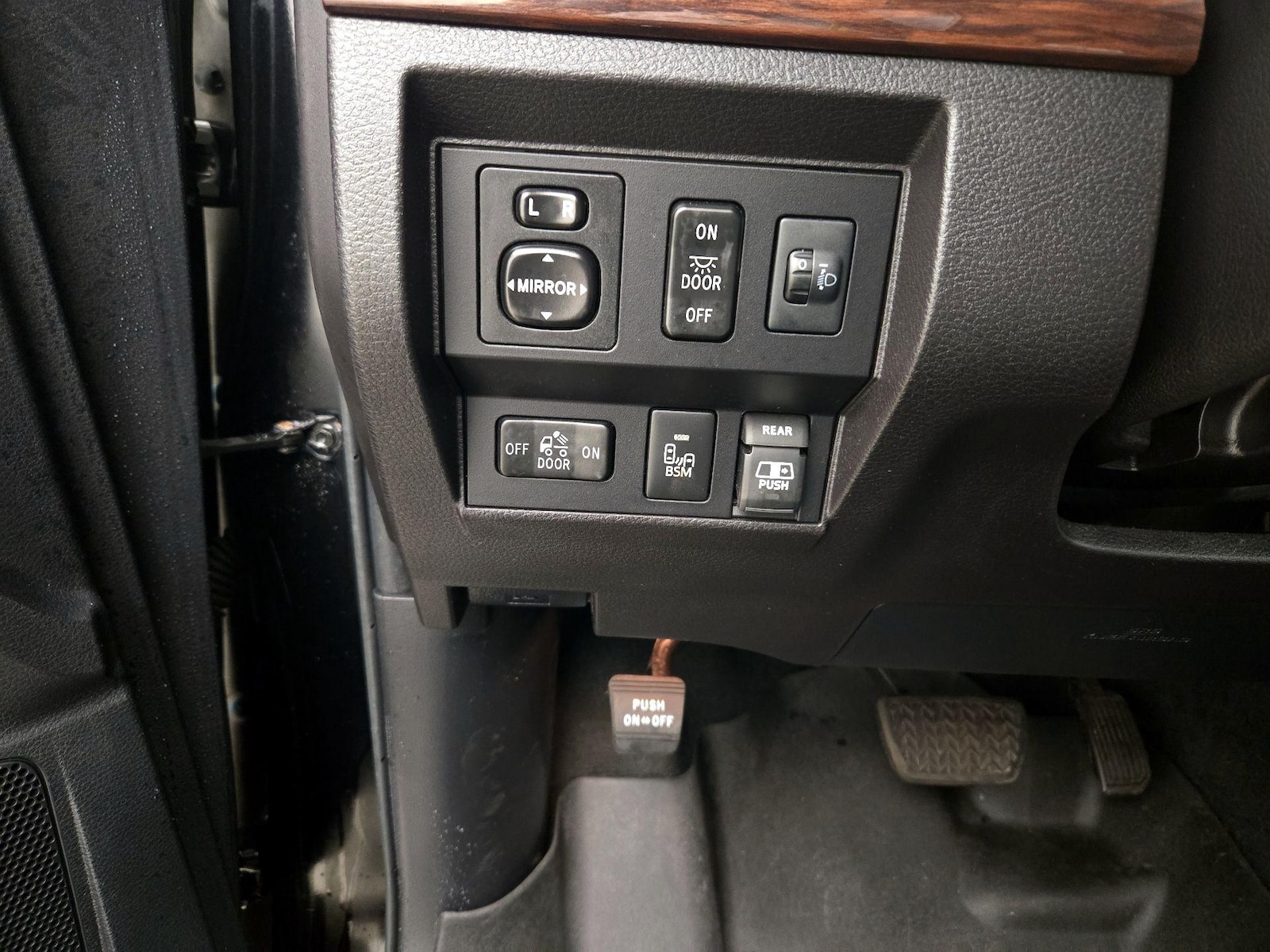 2016 Toyota Tundra Limited - Photo 14