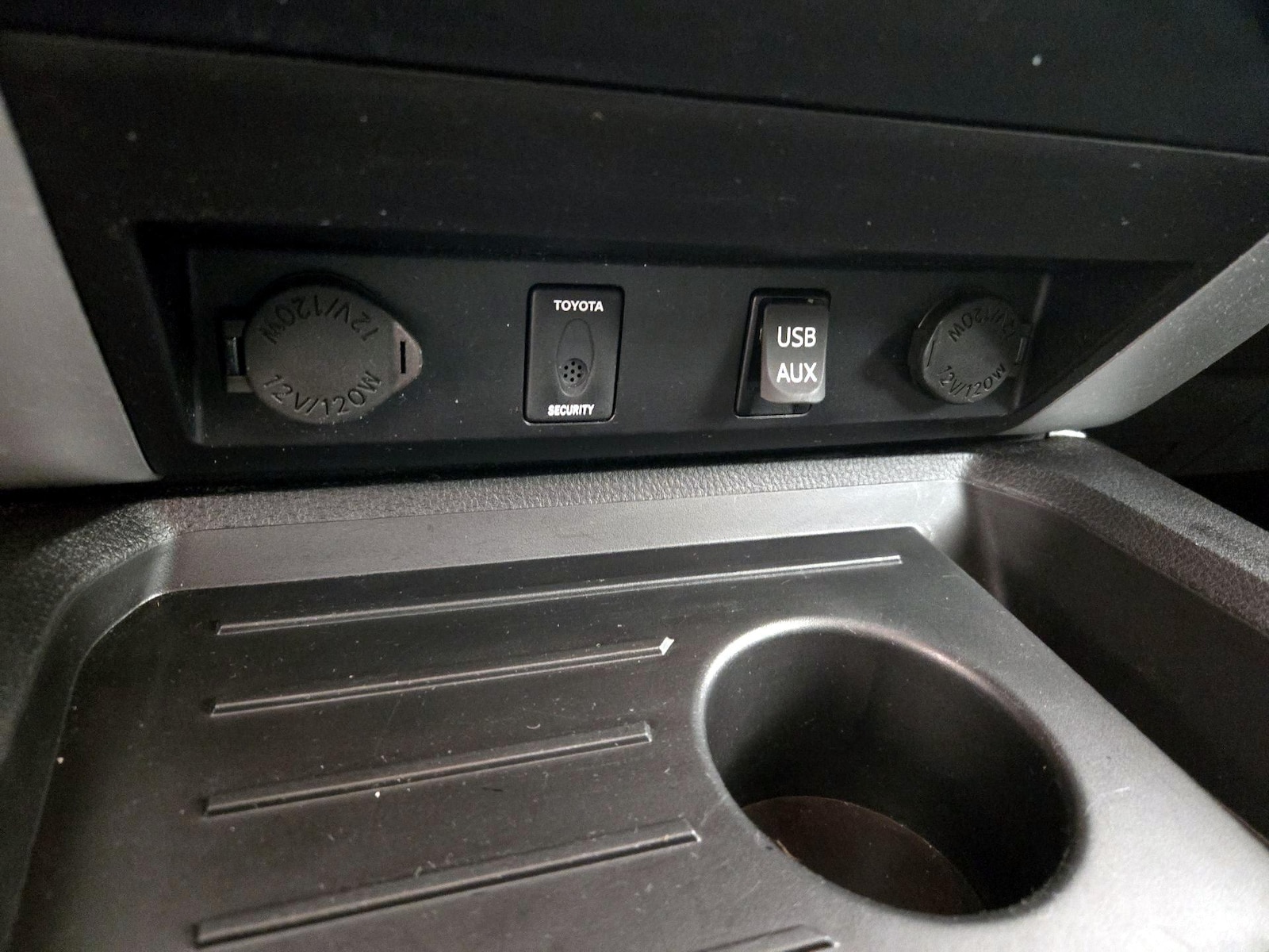 2016 Toyota Tundra Limited - Photo 19