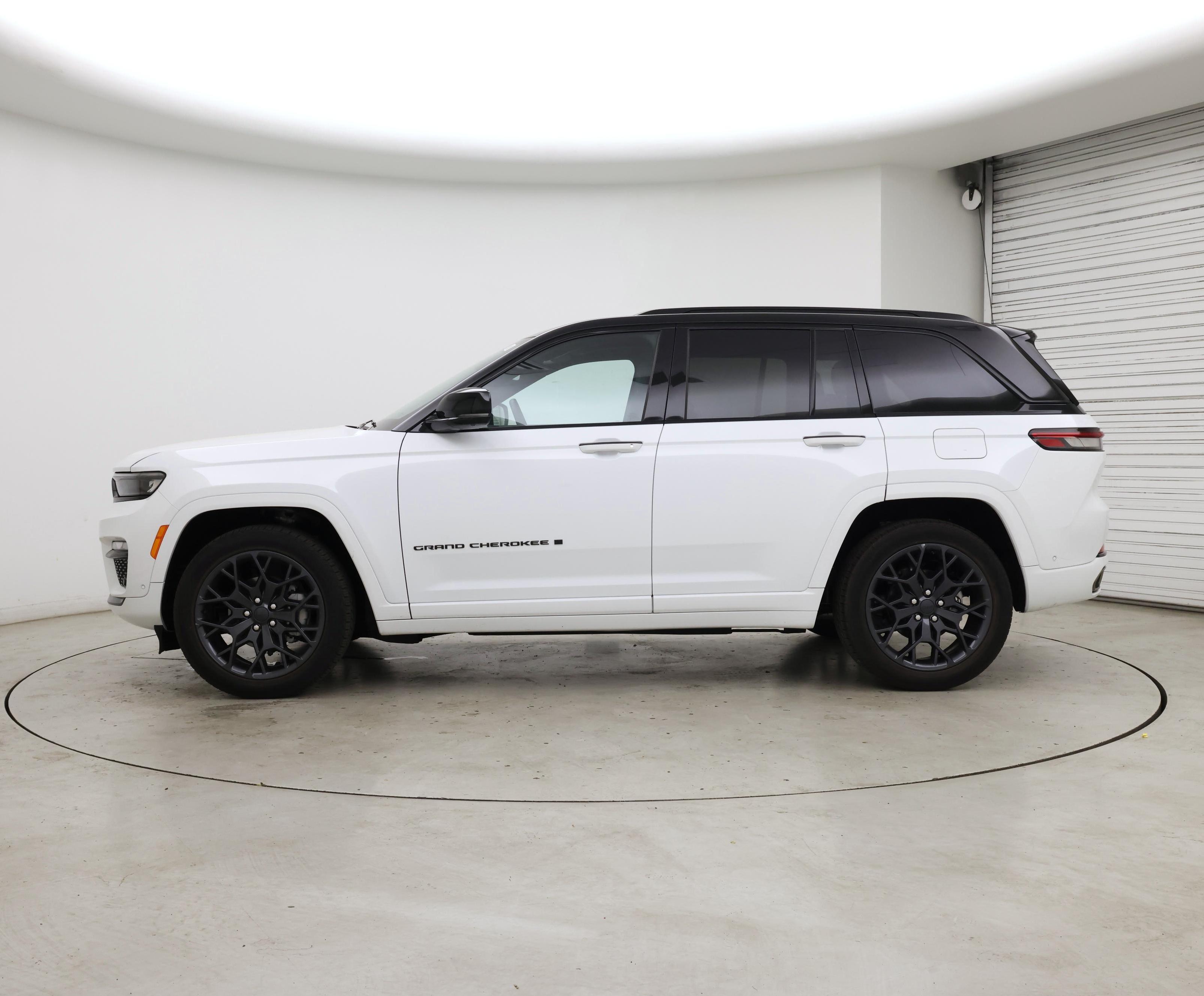 Thumbnail: 2025 Jeep Grand Cherokee - 3