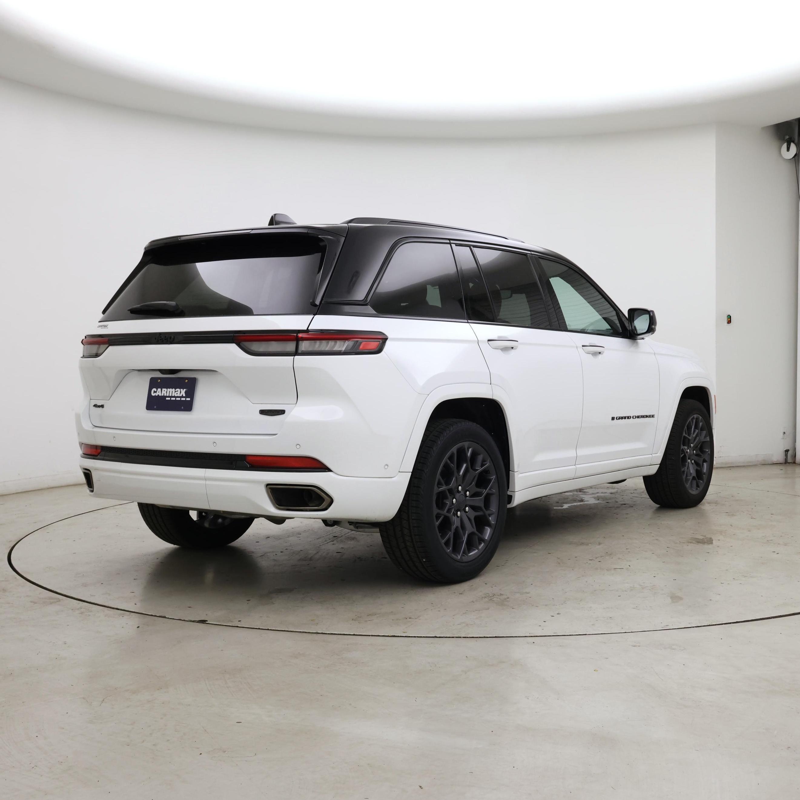 Thumbnail: 2025 Jeep Grand Cherokee - 8