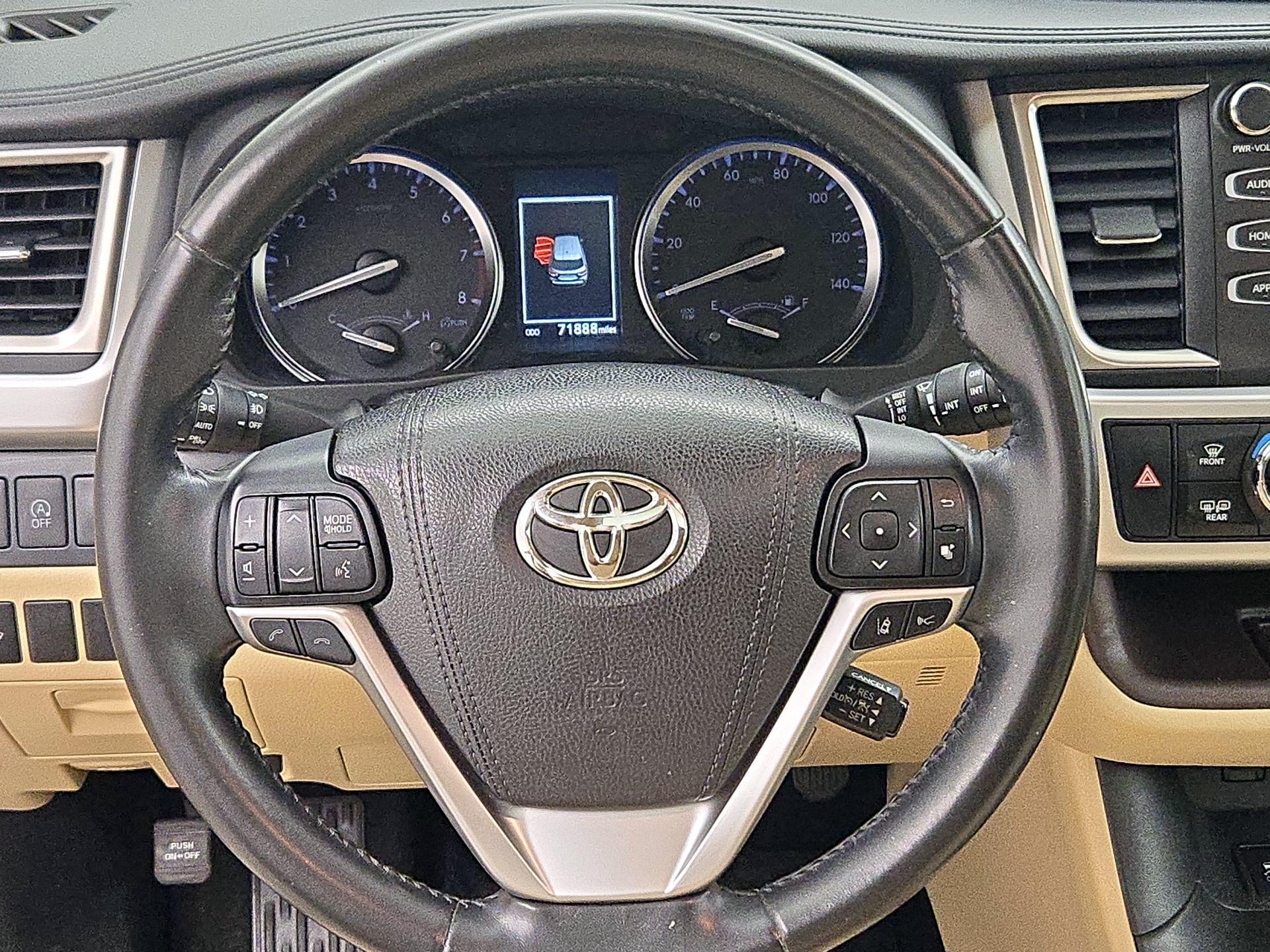Thumbnail: 2017 Toyota Highlander - 10