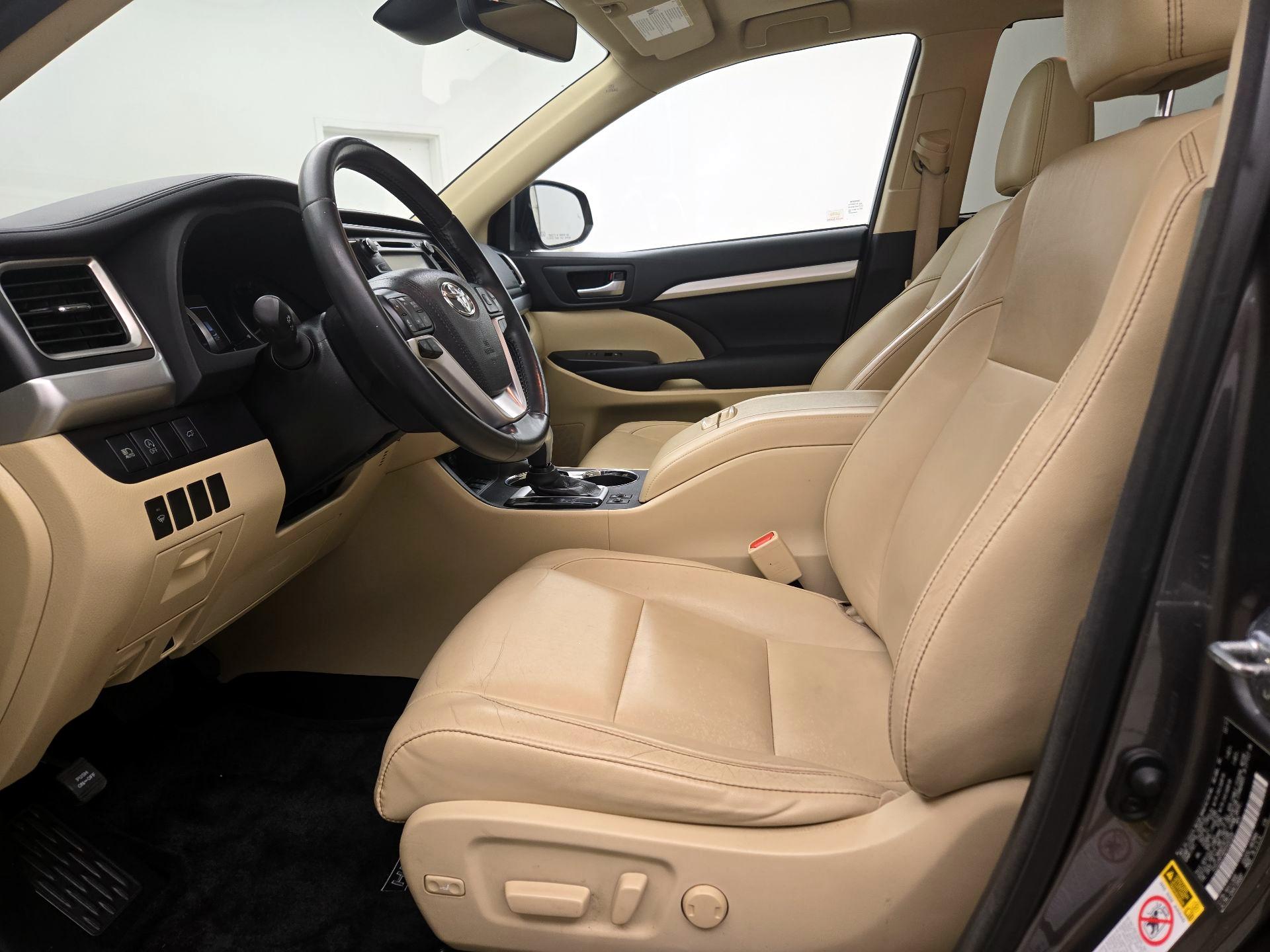 Thumbnail: 2017 Toyota Highlander - 11