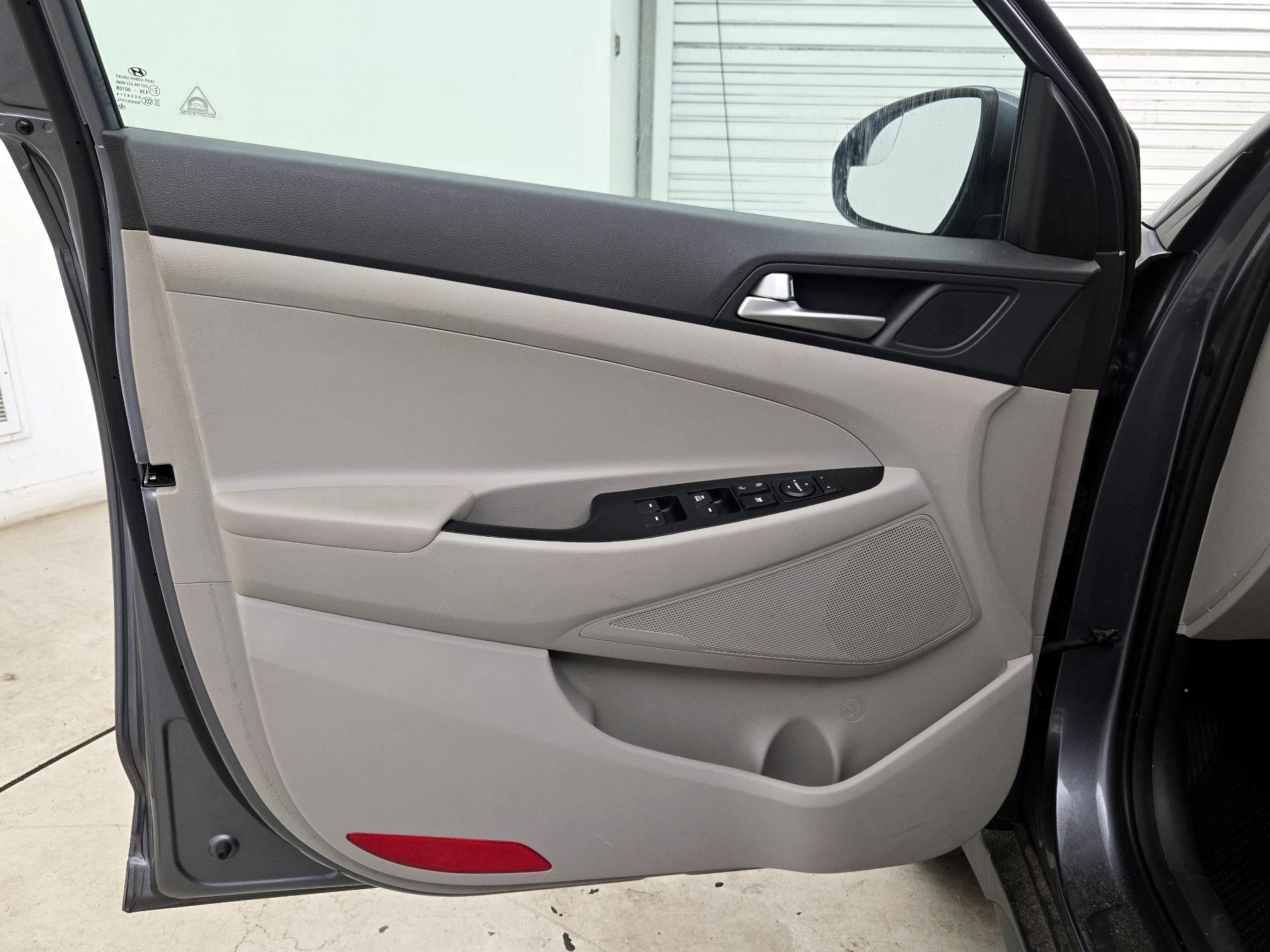 Thumbnail: 2019 Hyundai Tucson - 12