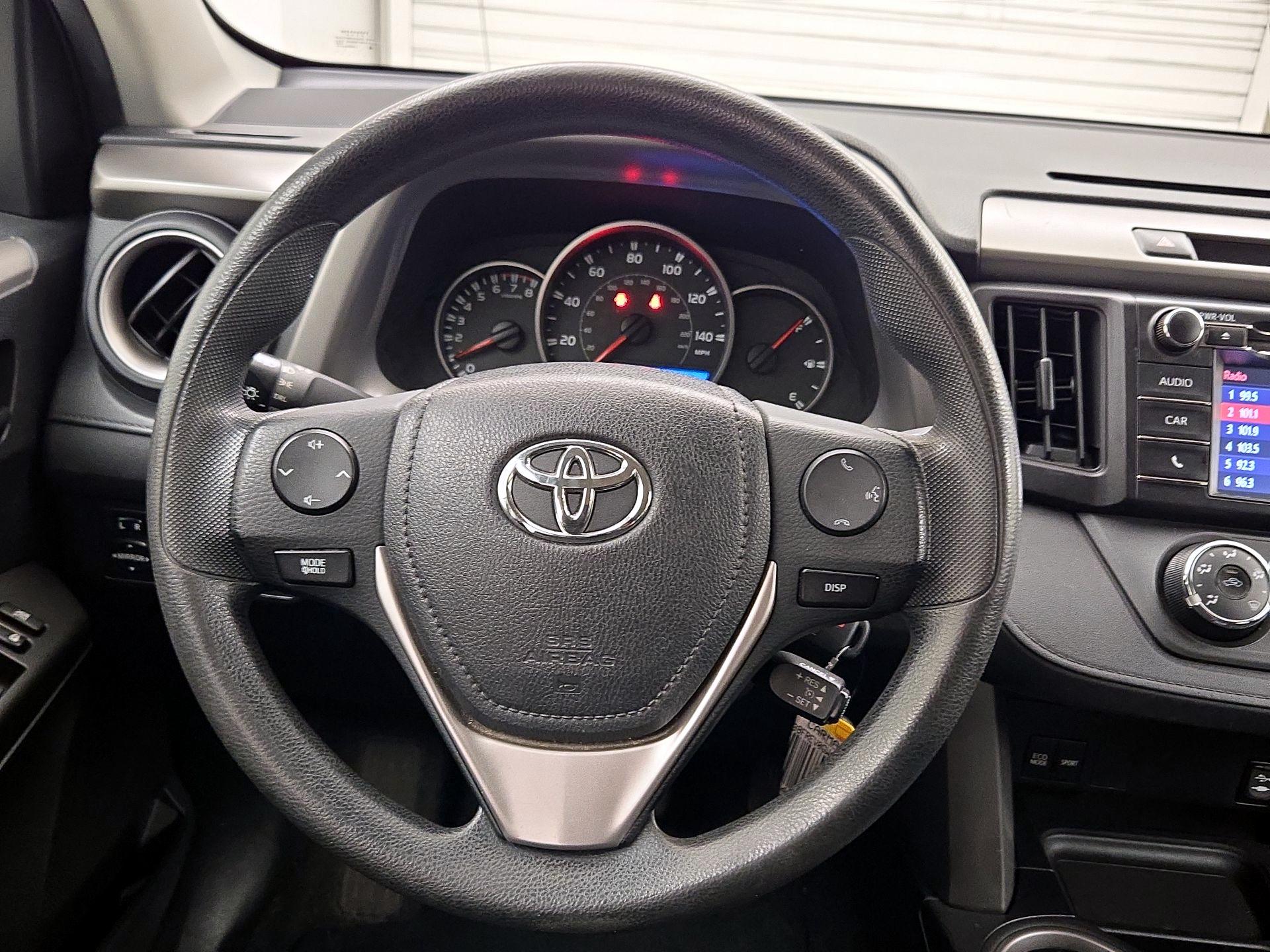 Thumbnail: 2016 Toyota RAV4 - 10